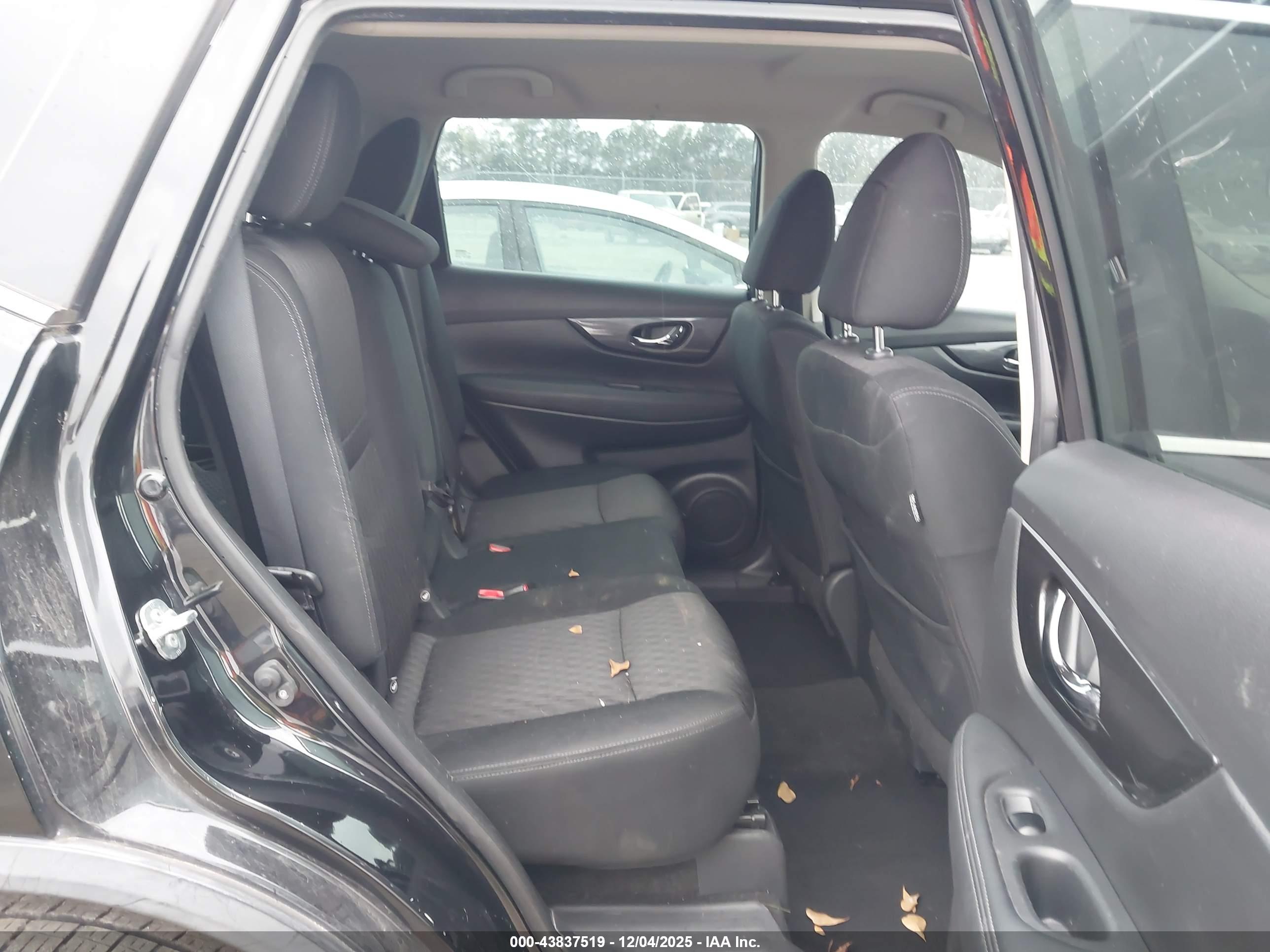 NISSAN ROGUE image 8