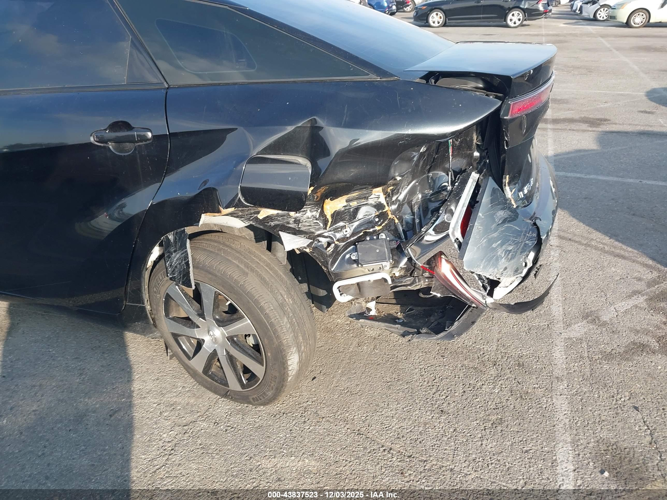 TOYOTA MIRAI image 6