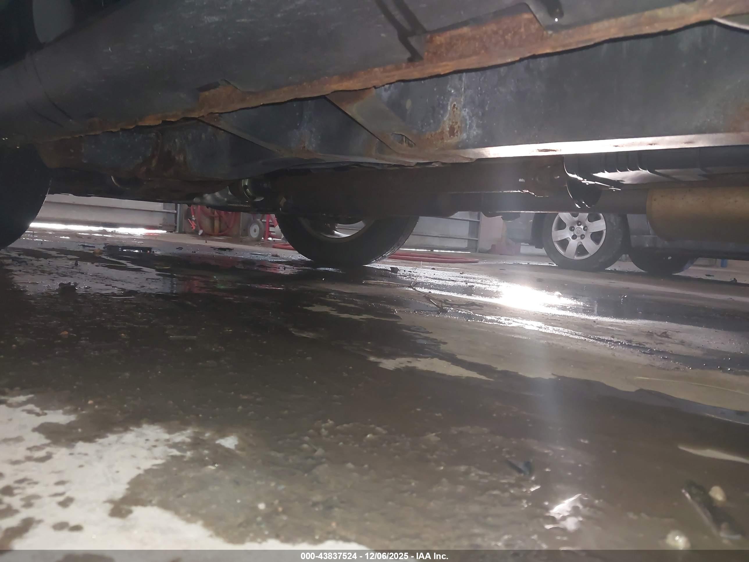 SATURN VUE image 6