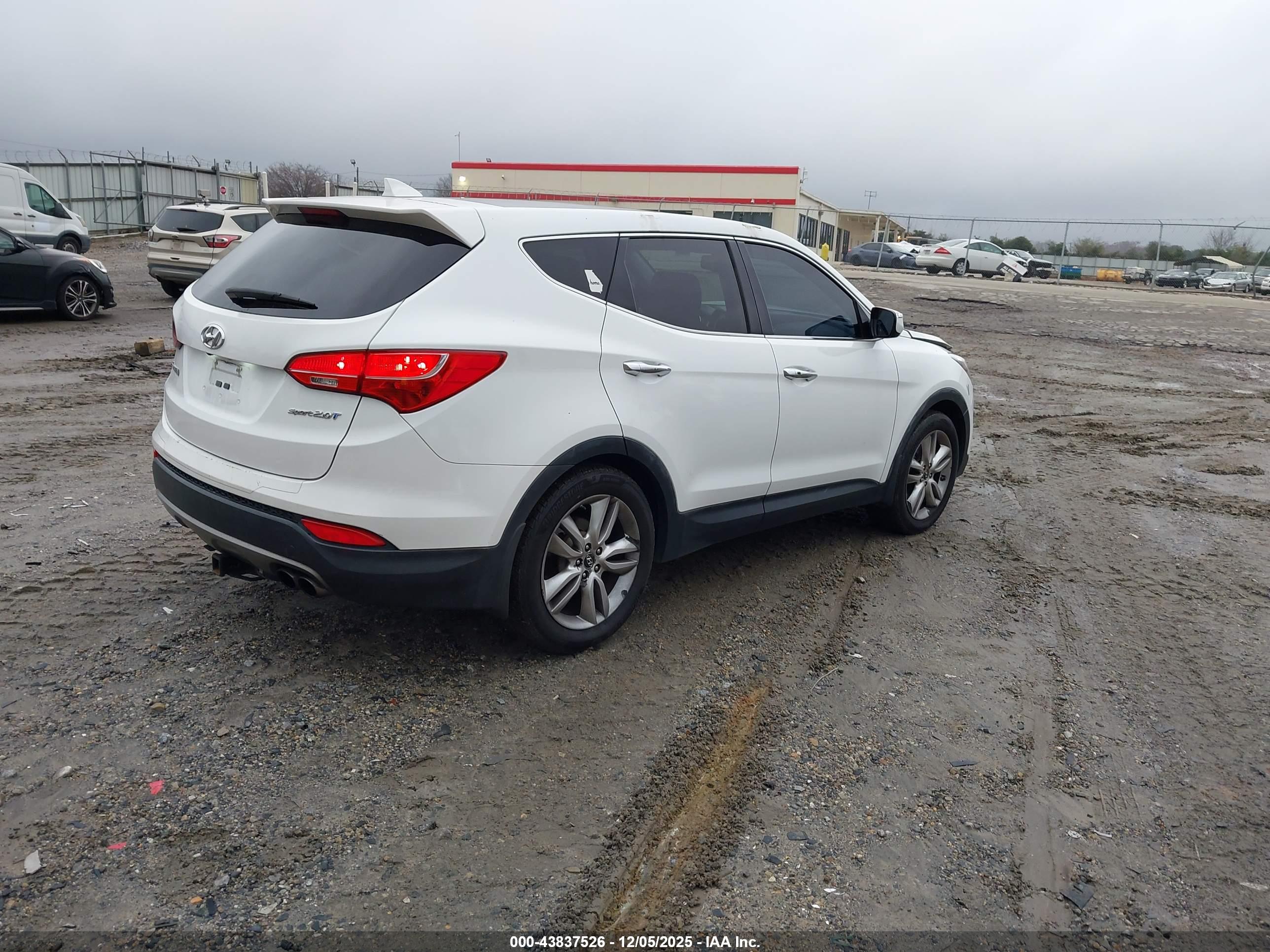 HYUNDAI SANTA image 4