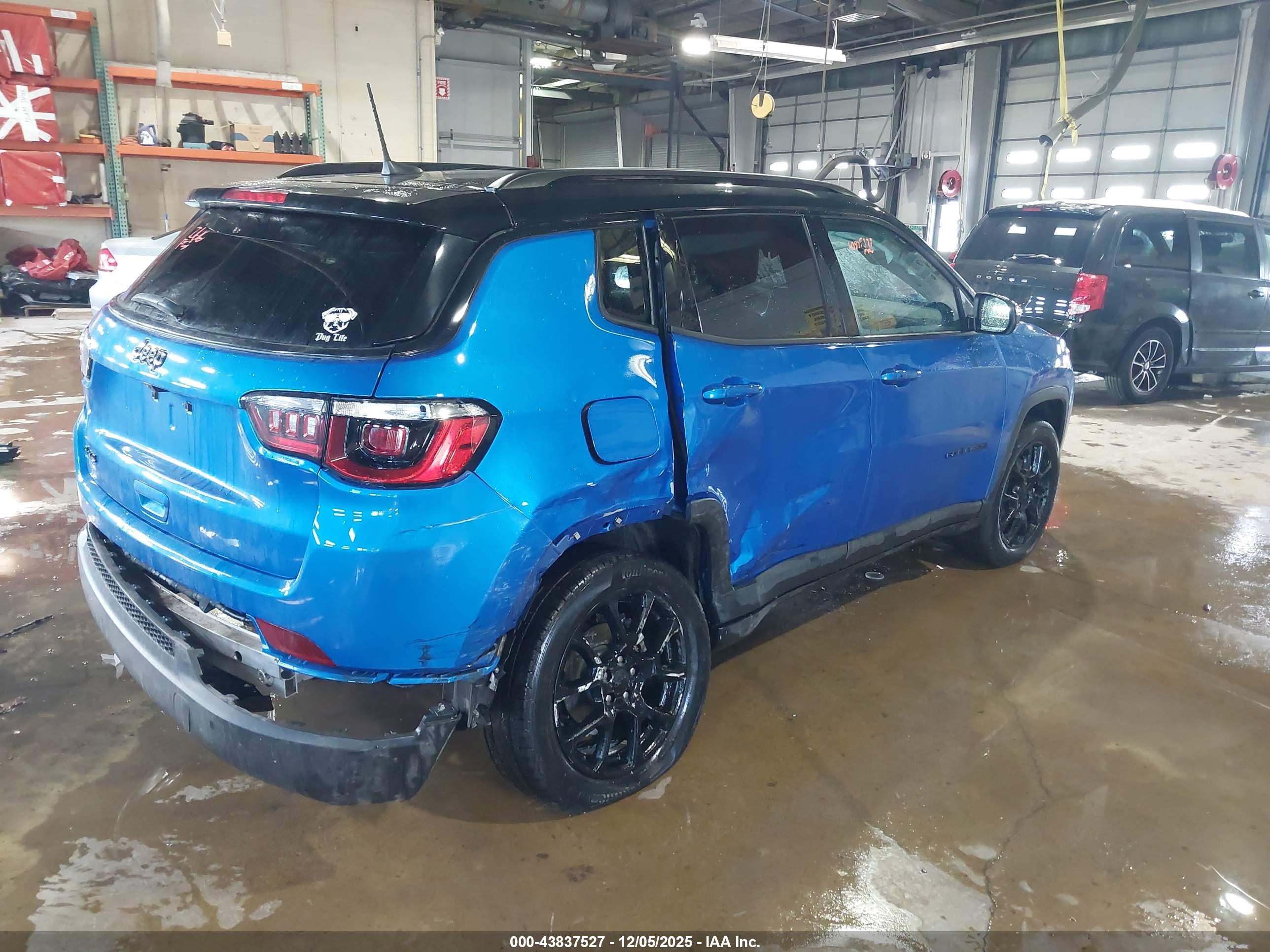 JEEP COMPASS image 6