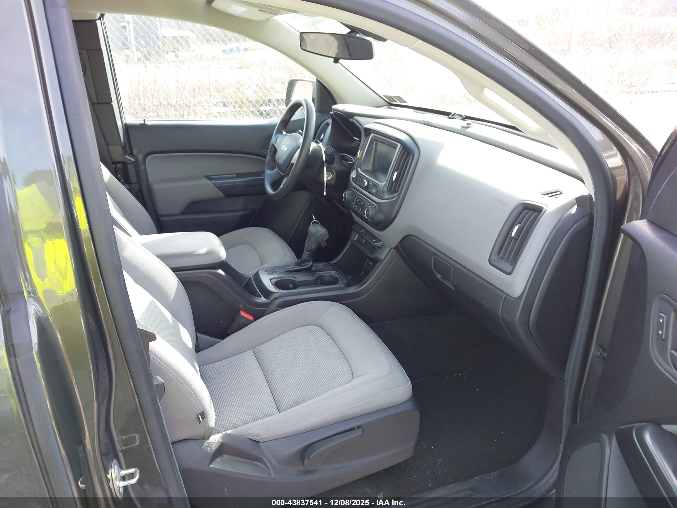 CHEVROLET COLORADO image 5