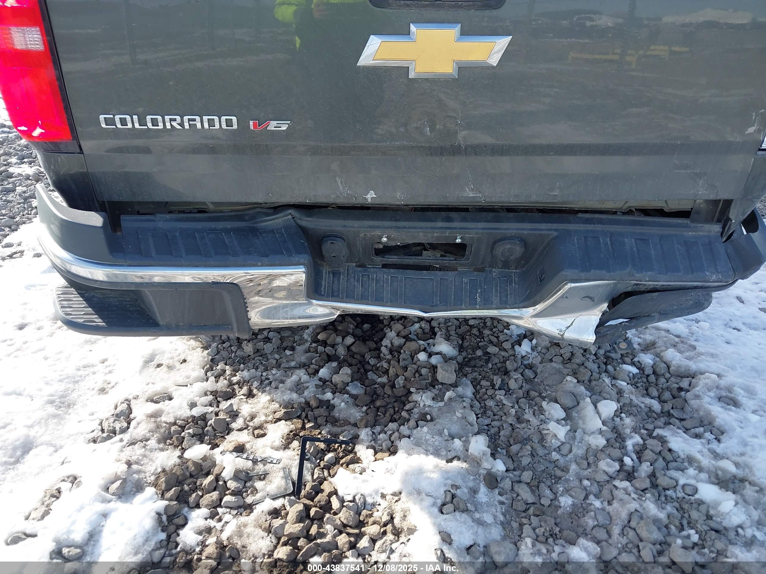 CHEVROLET COLORADO image 6