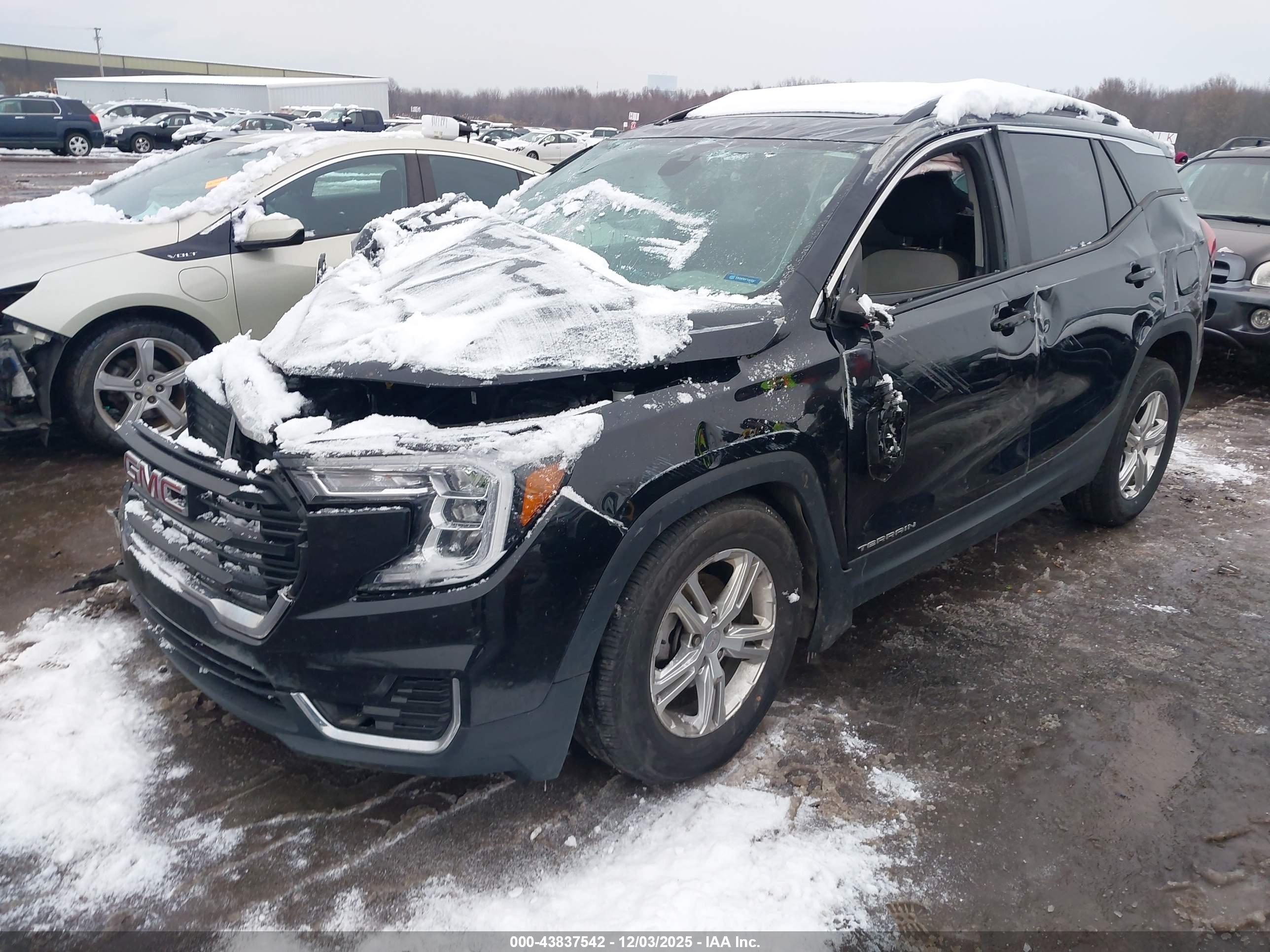 GMC TERRAIN image 2