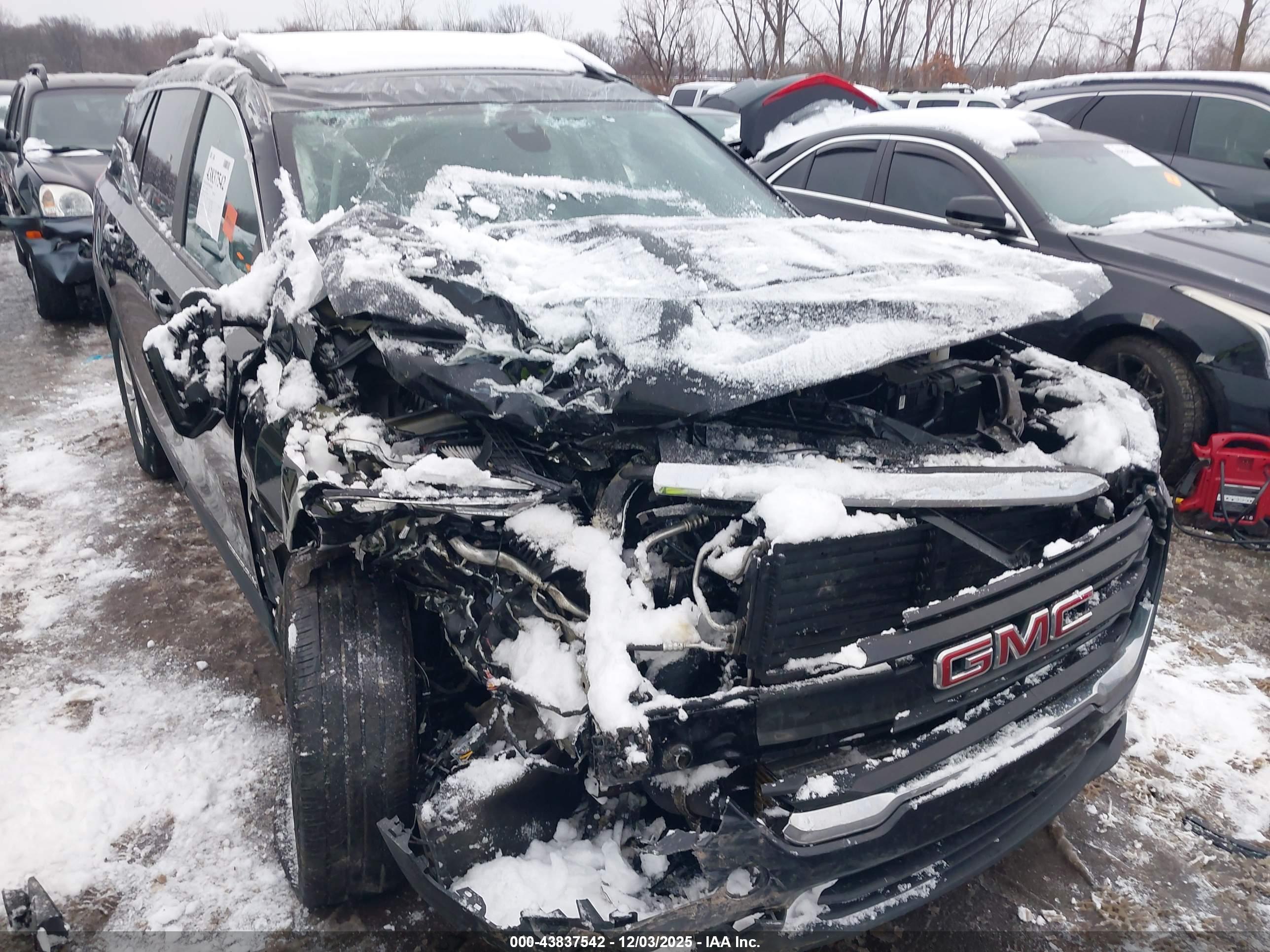 GMC TERRAIN image 6
