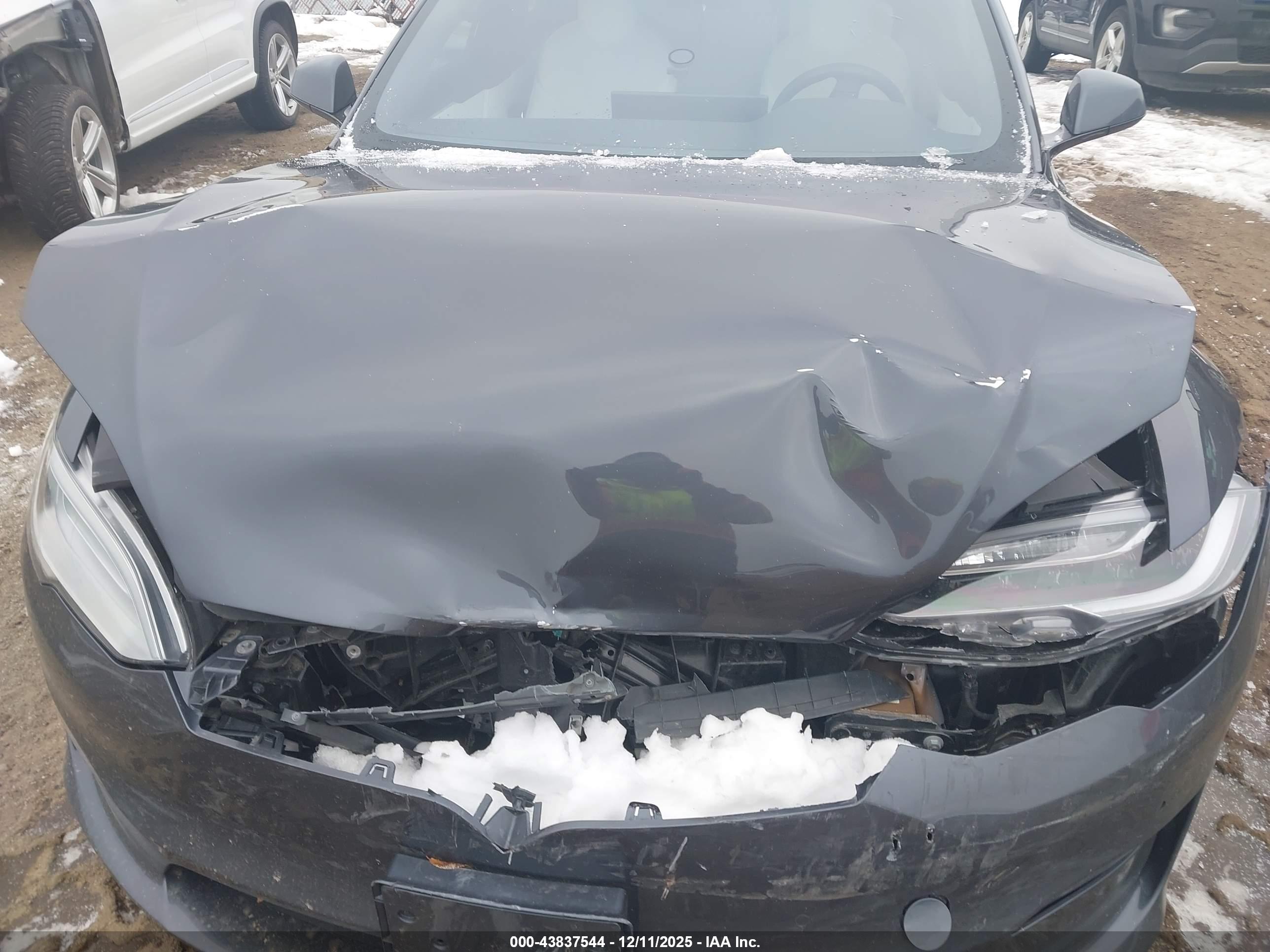 TESLA MODEL image 10