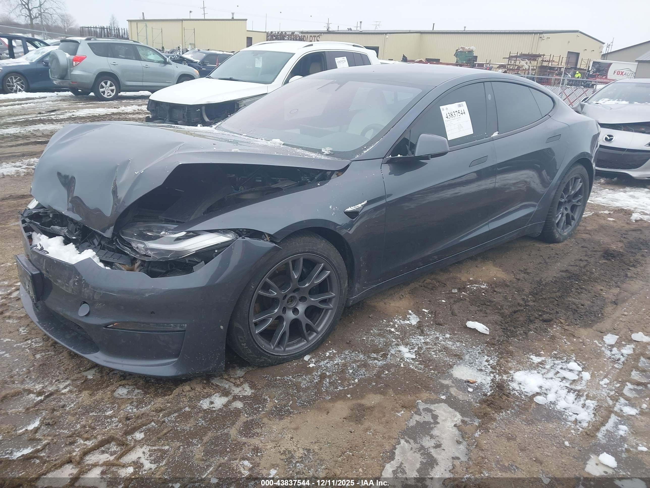 TESLA MODEL image 2
