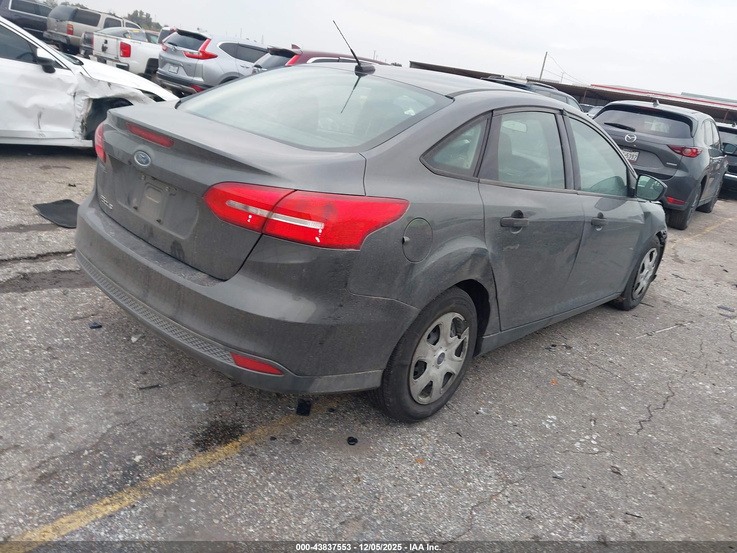 FORD FOCUS image 4