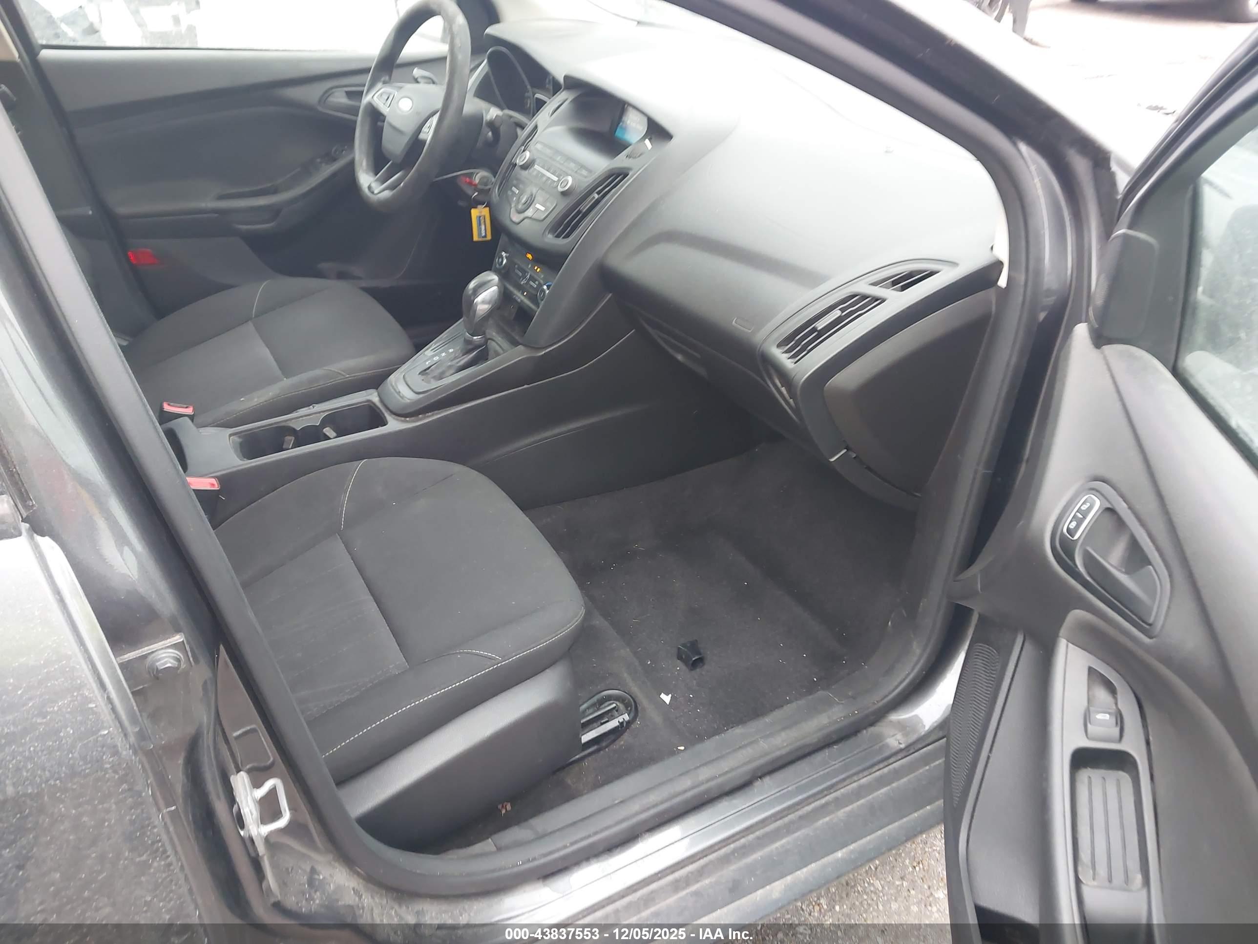 FORD FOCUS image 5