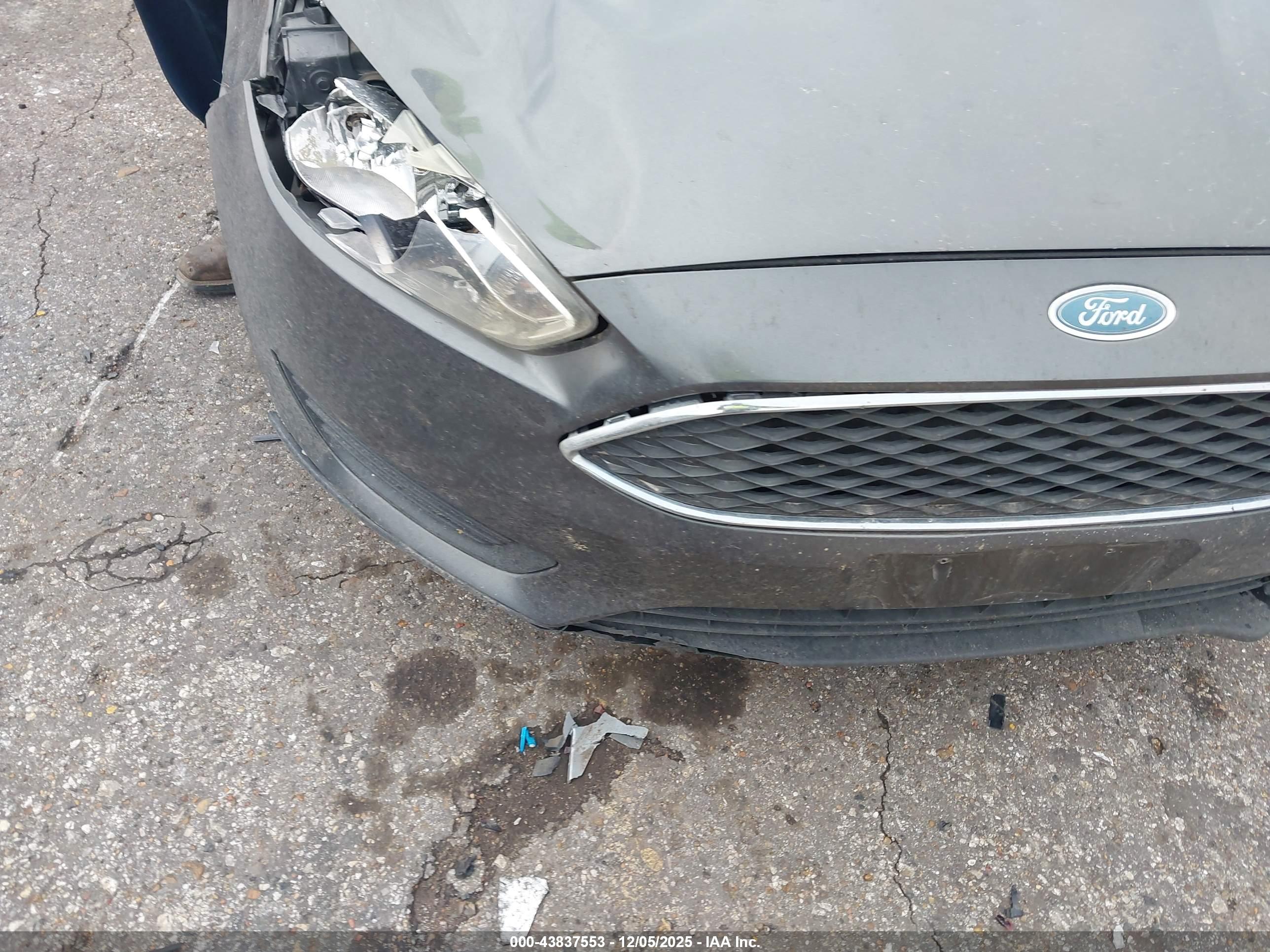 FORD FOCUS image 6