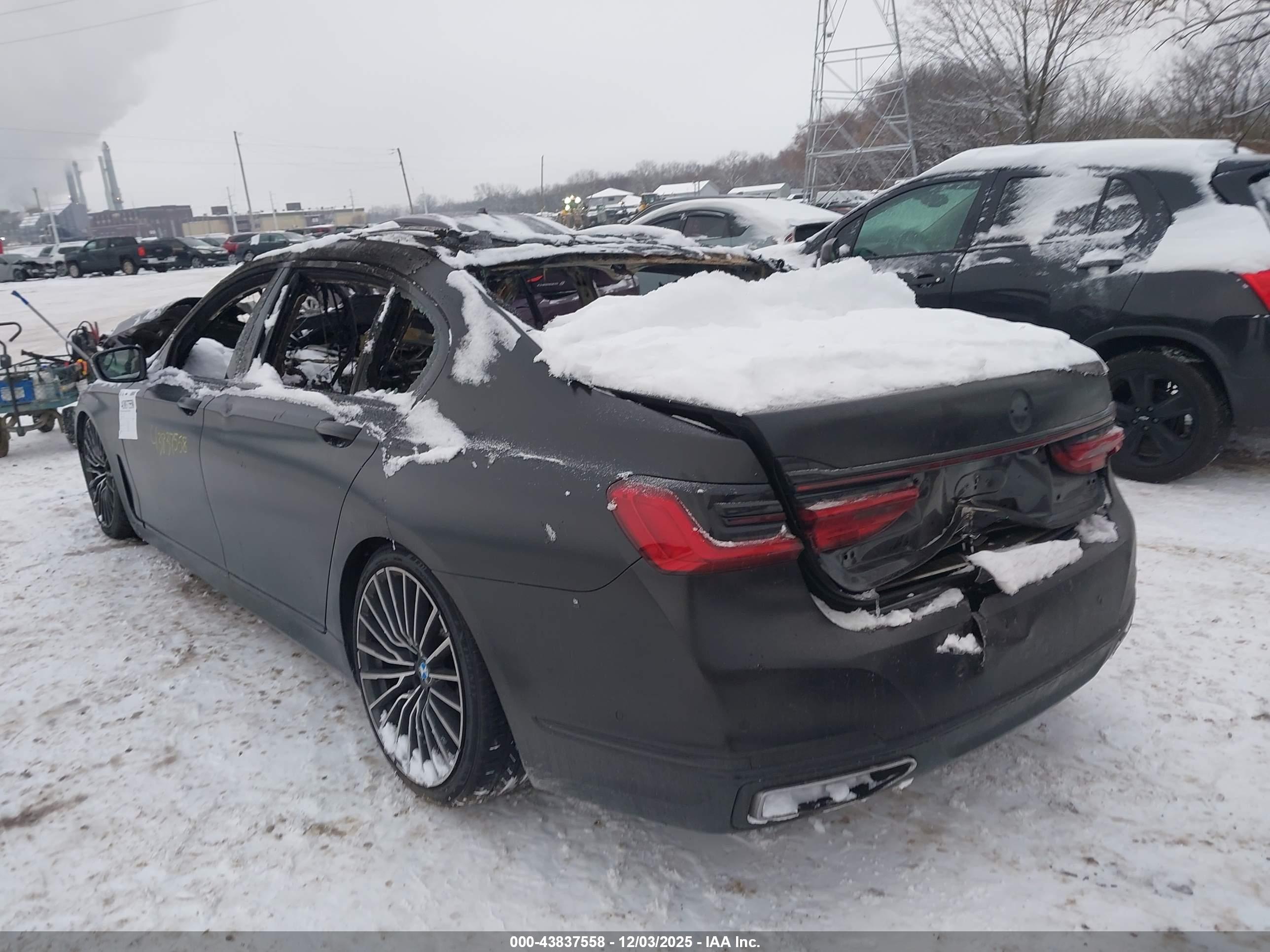 BMW 740I image 3