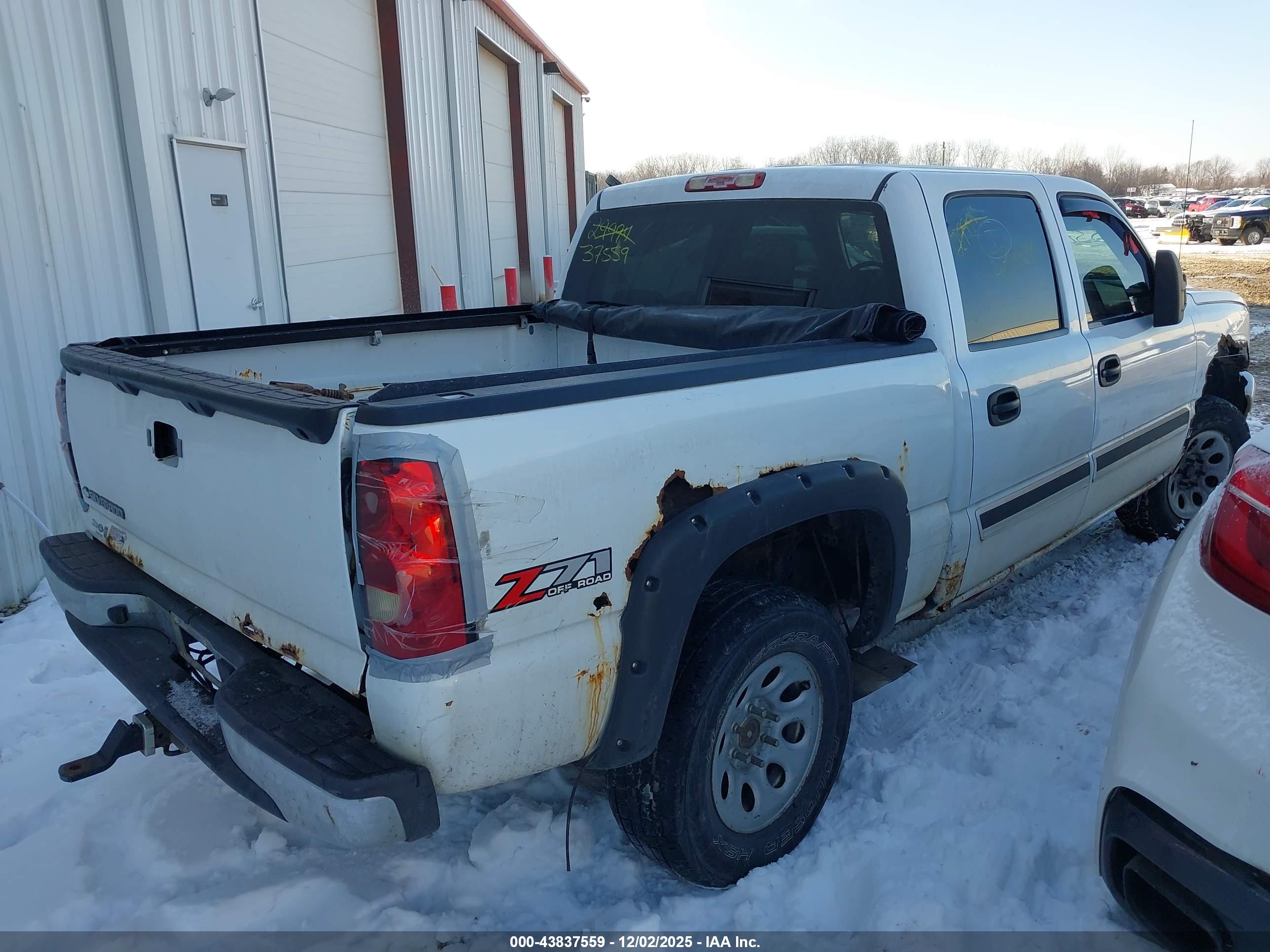 CHEVROLET SILVERADO image 4