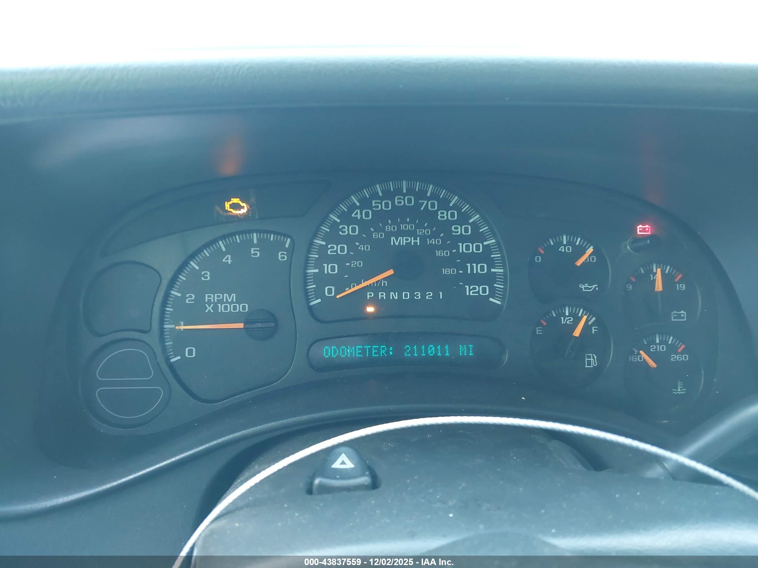 CHEVROLET SILVERADO image 7