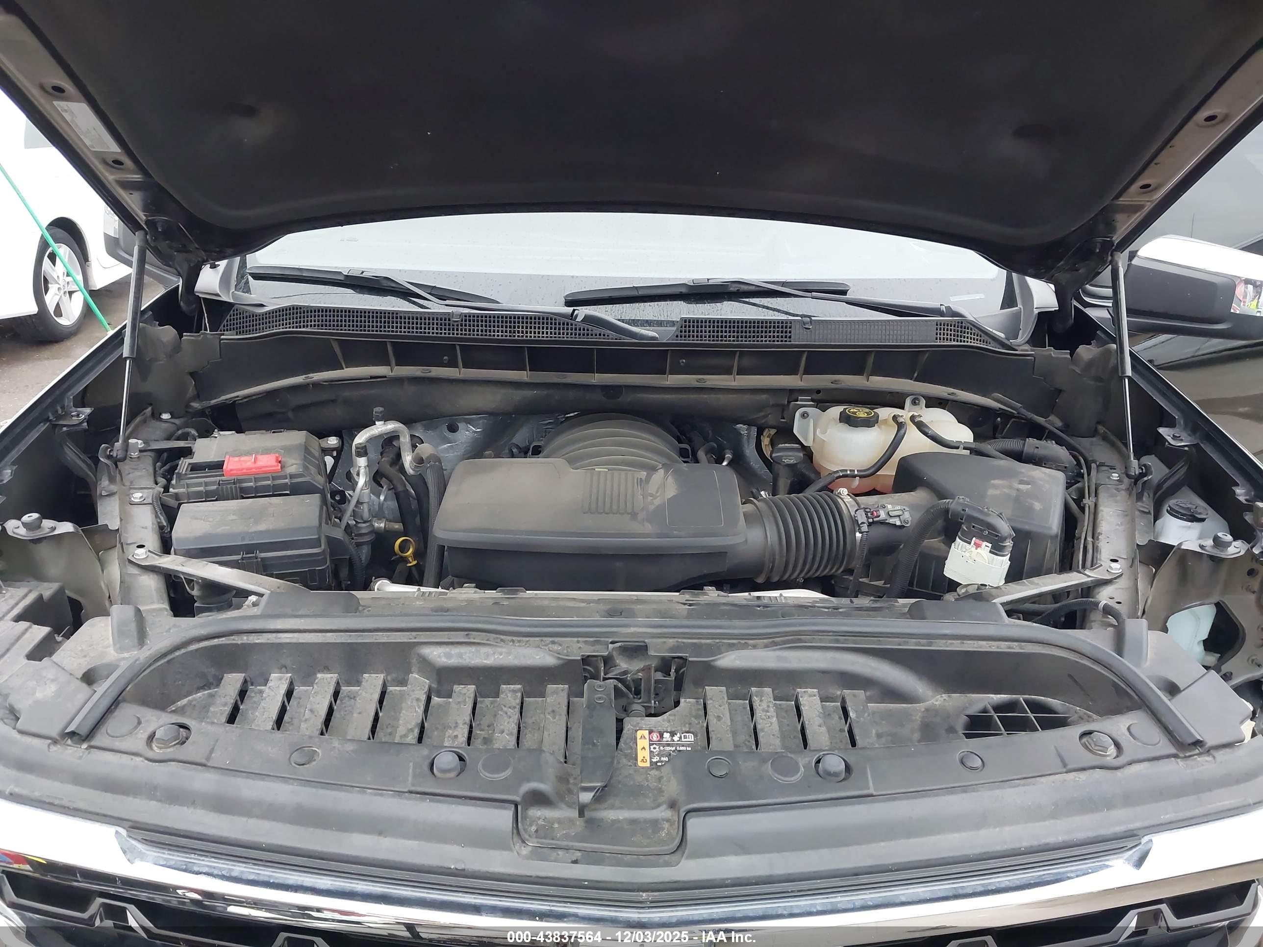 CHEVROLET SILVERADO image 10