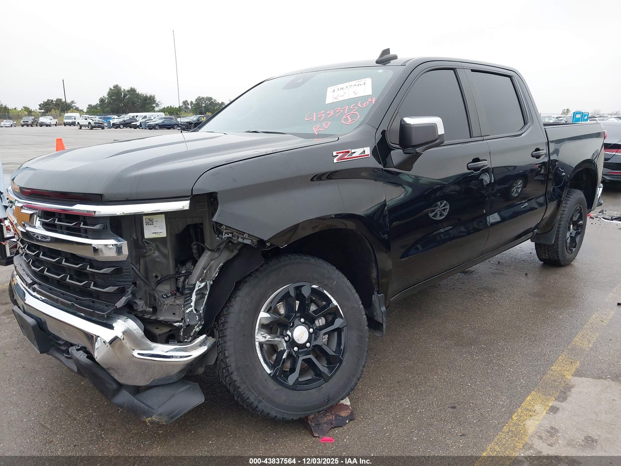 CHEVROLET SILVERADO image 2