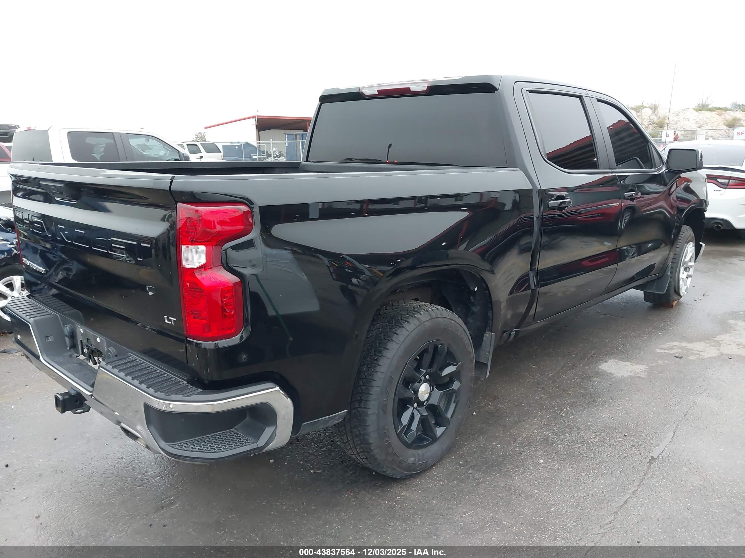 CHEVROLET SILVERADO image 4