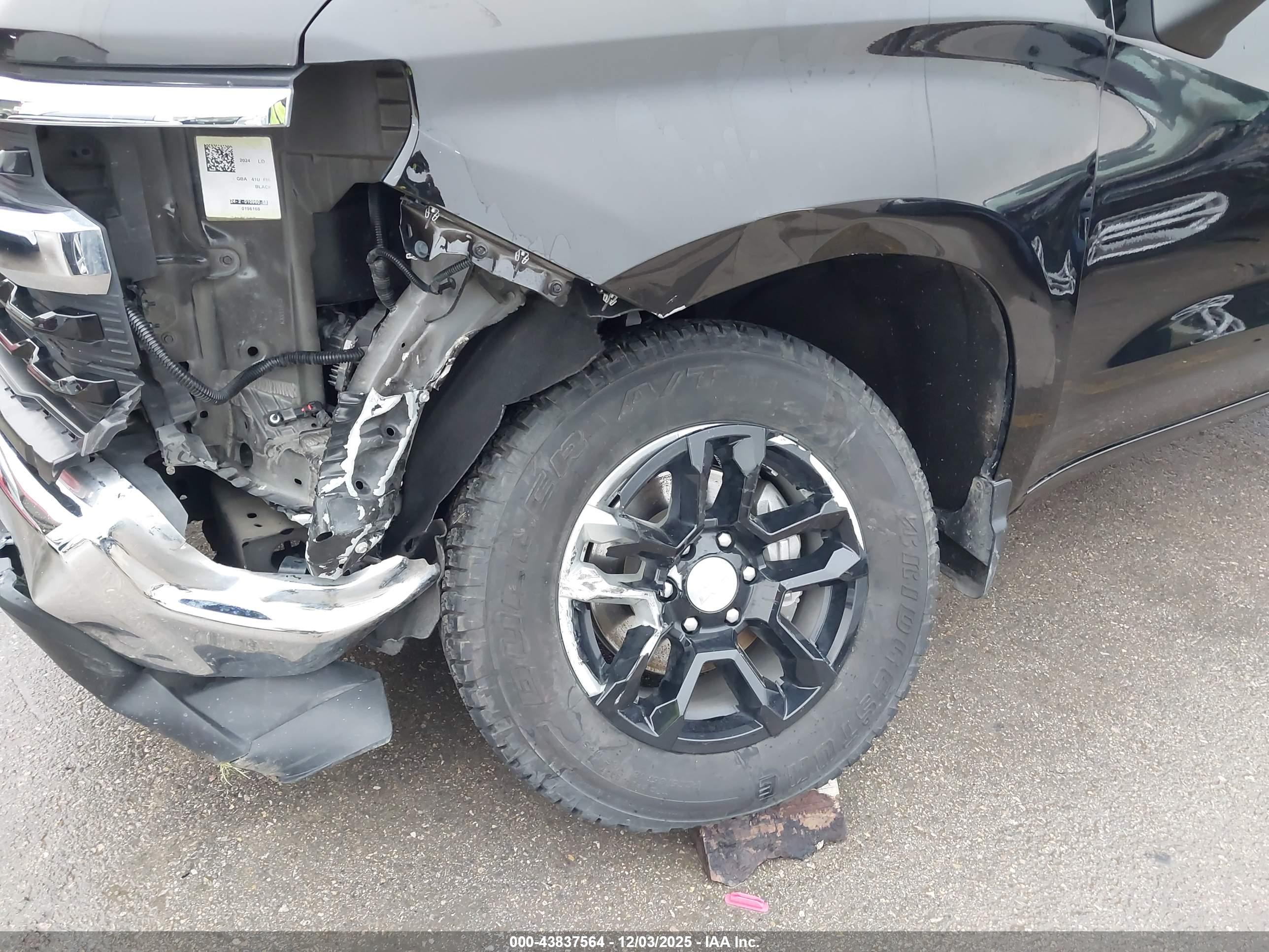 CHEVROLET SILVERADO image 6