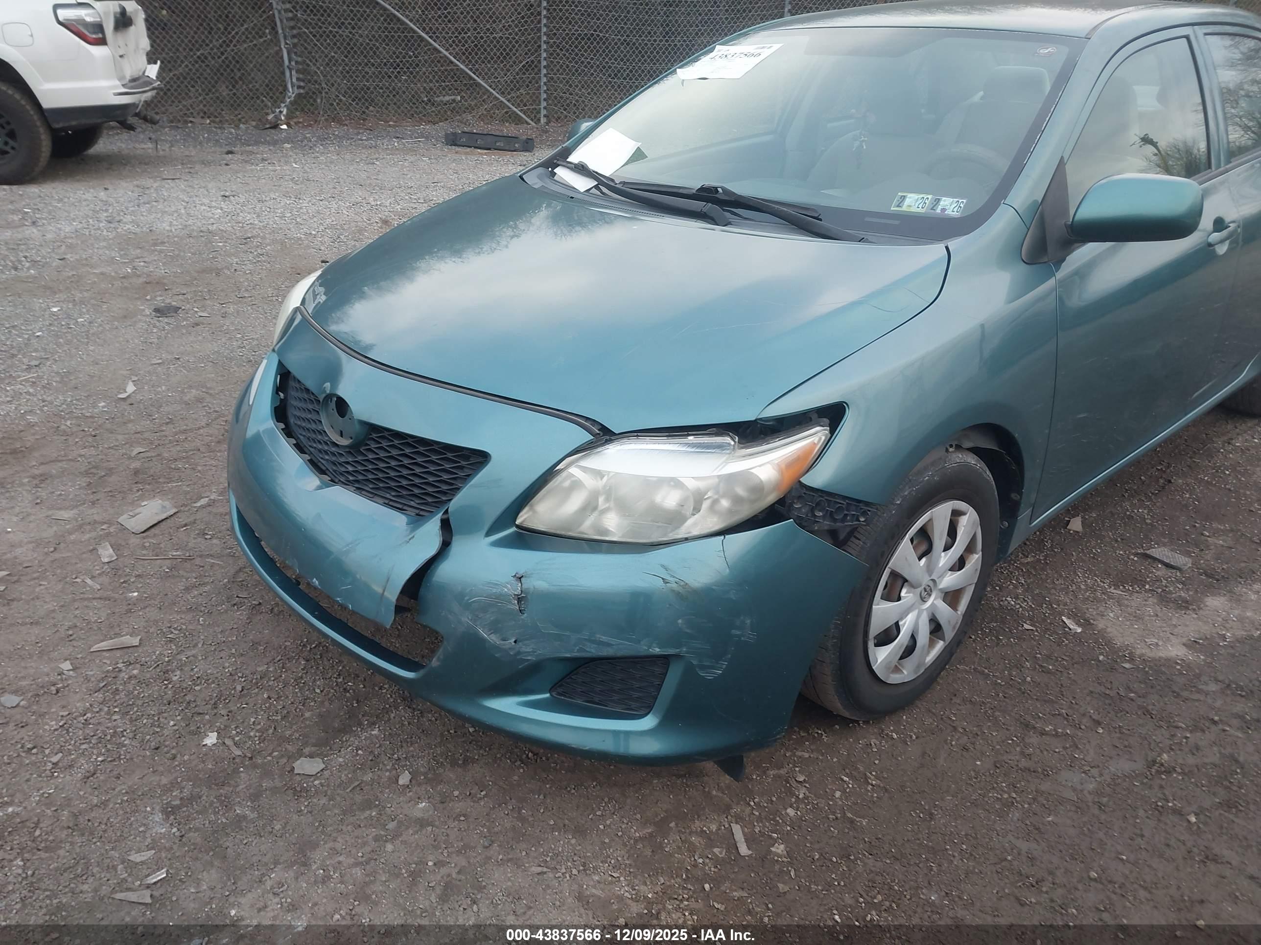 TOYOTA COROLLA image 6