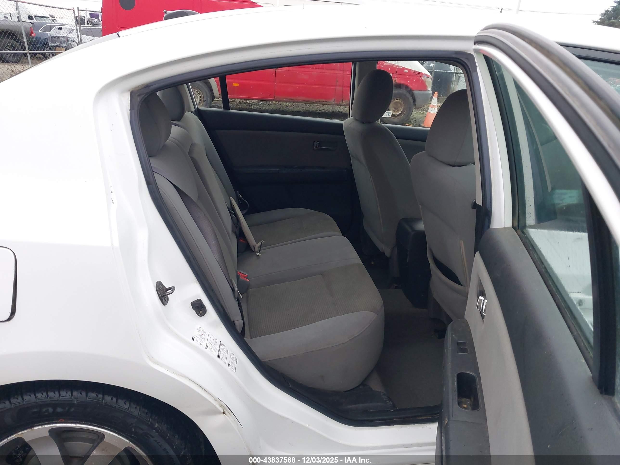NISSAN SENTRA image 8
