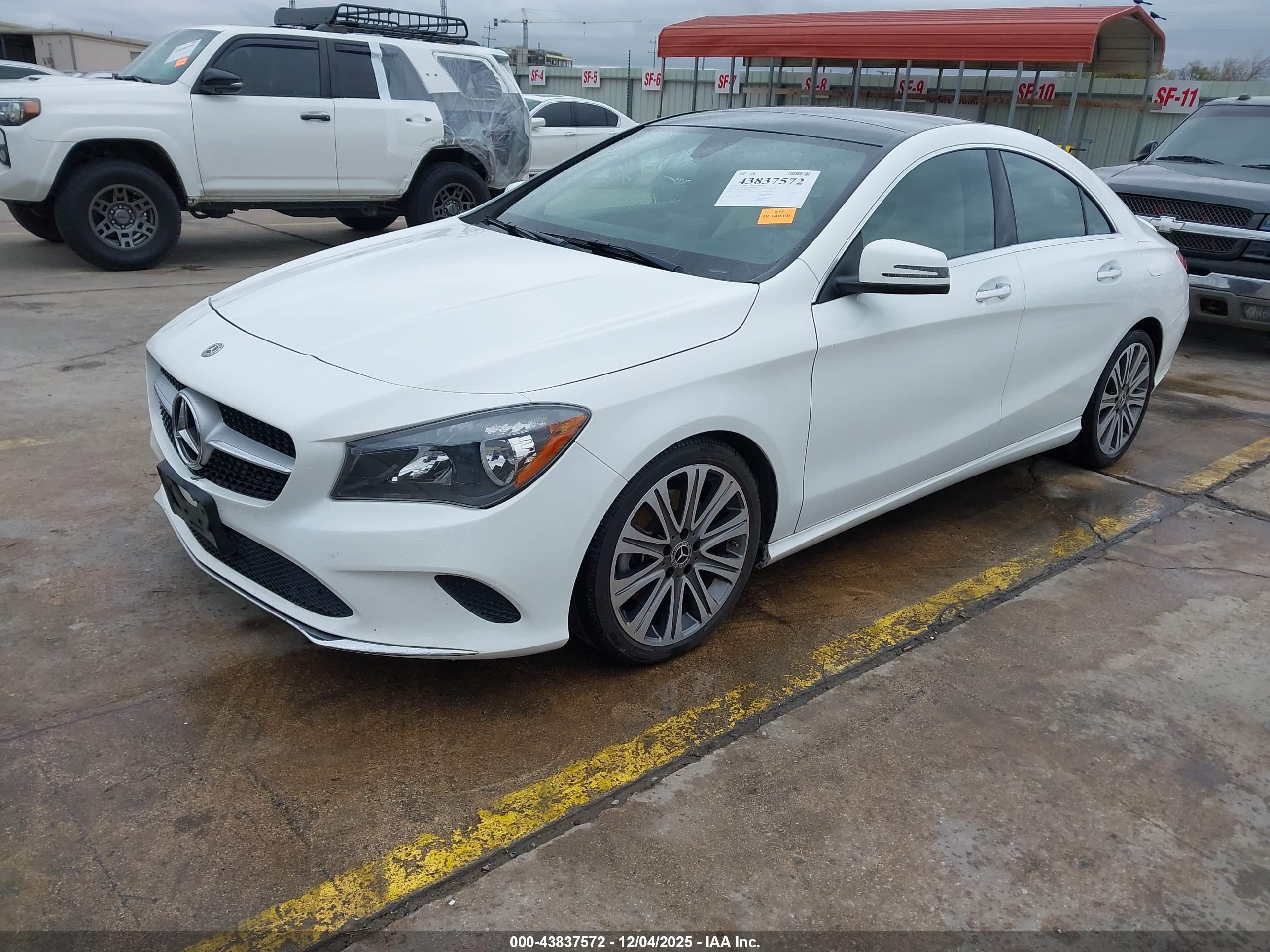 MERCEDES-BENZ CLA image 2