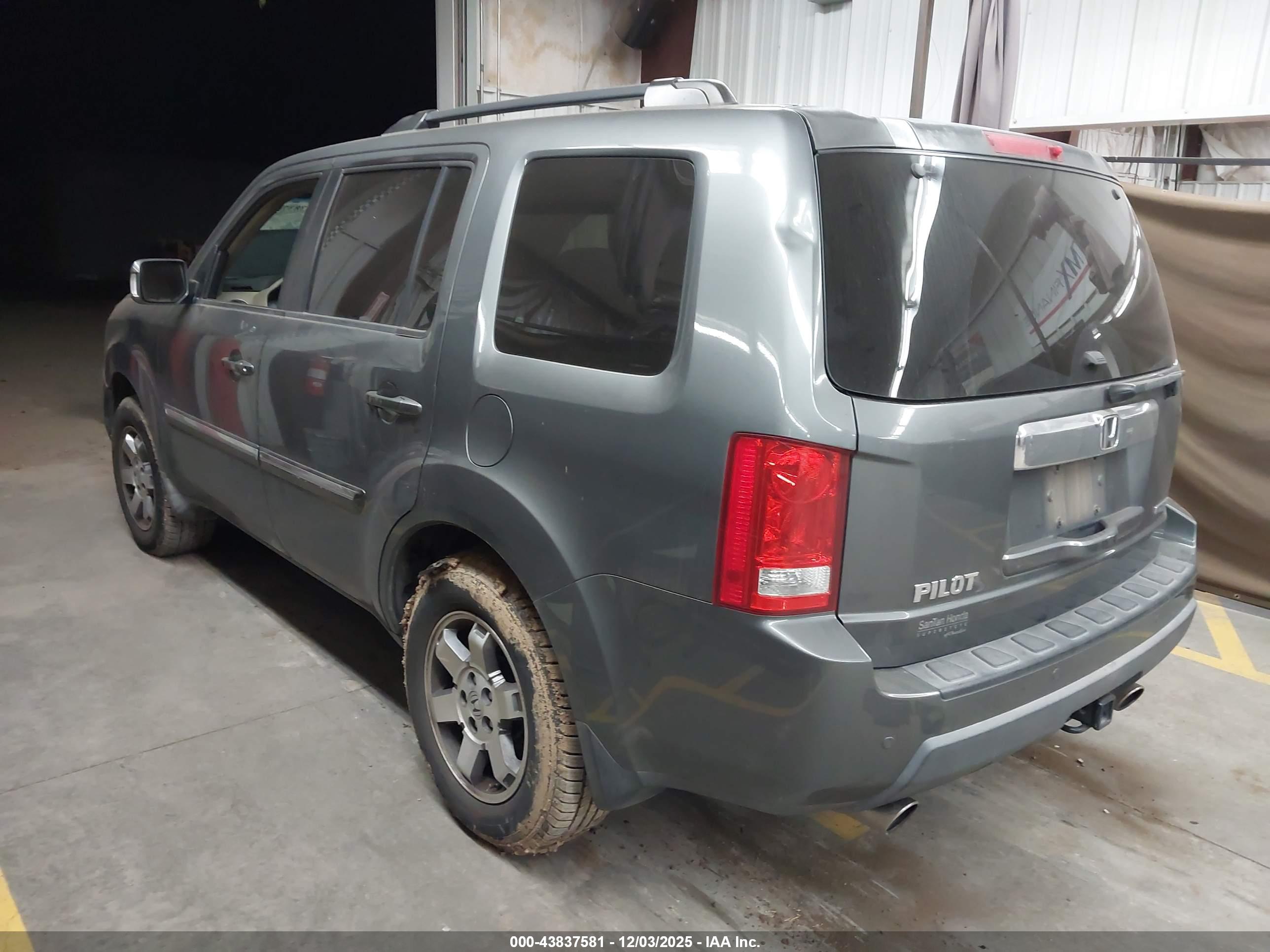 HONDA PILOT image 3