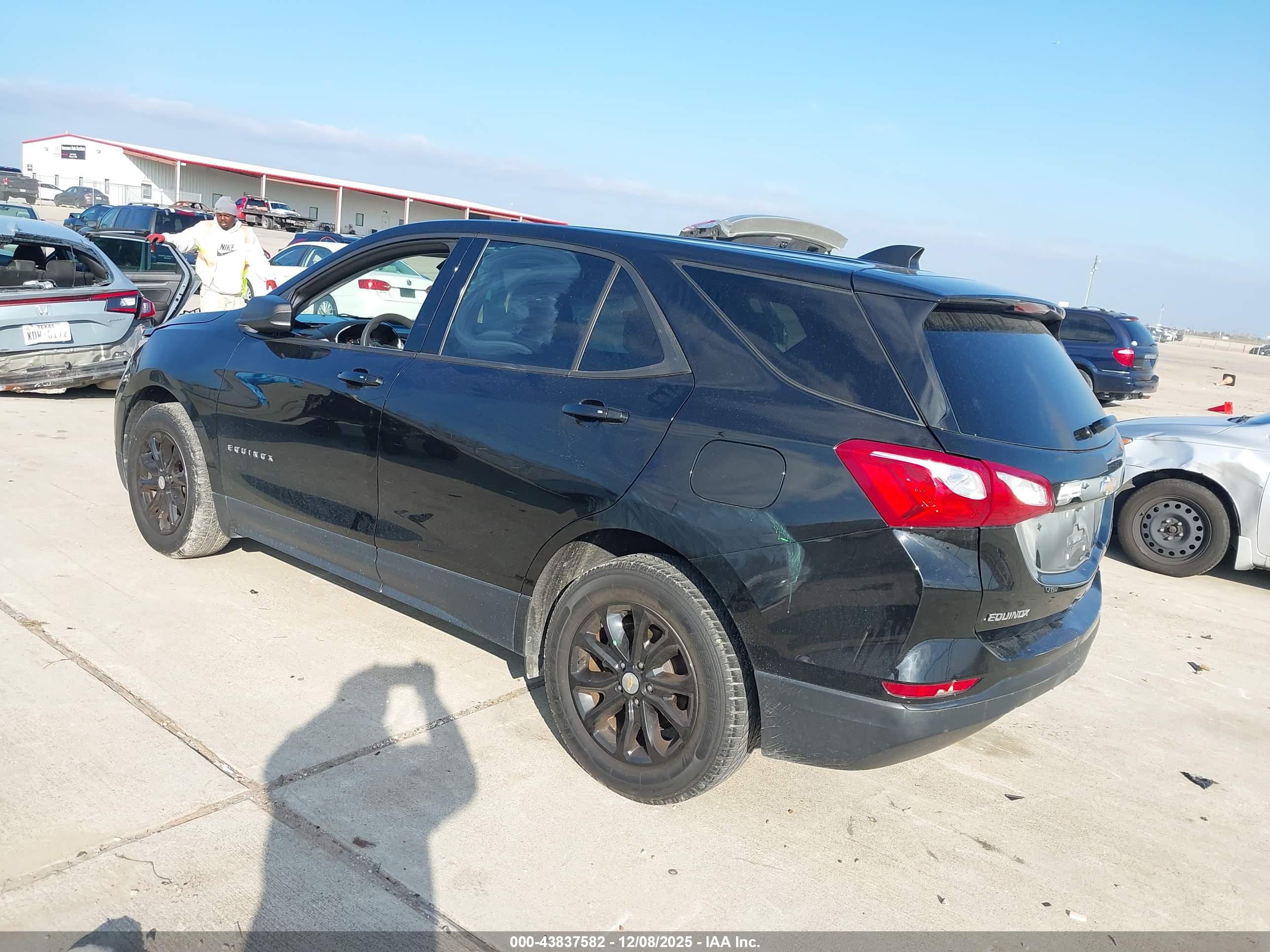 CHEVROLET EQUINOX image 3