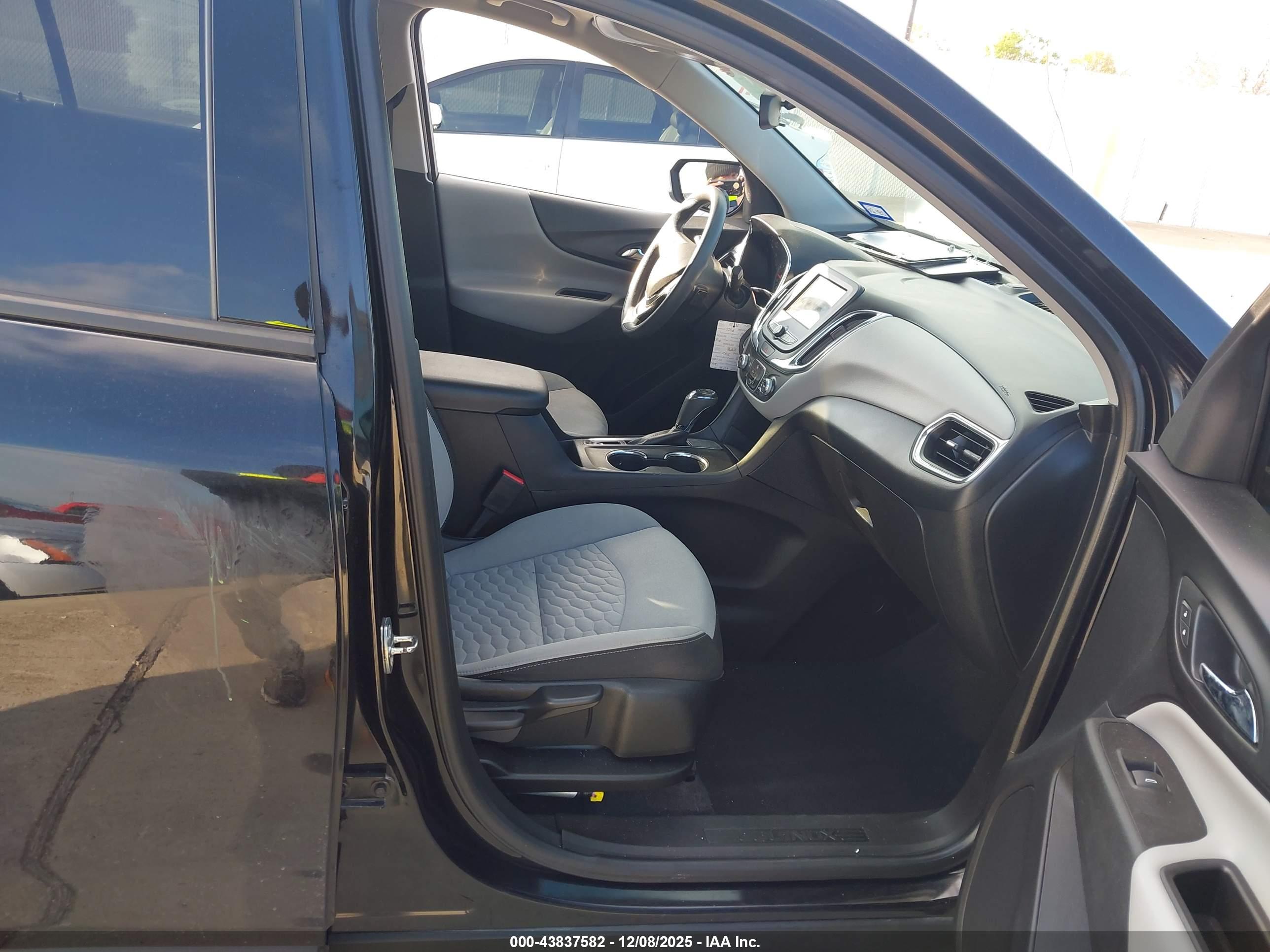 CHEVROLET EQUINOX image 5