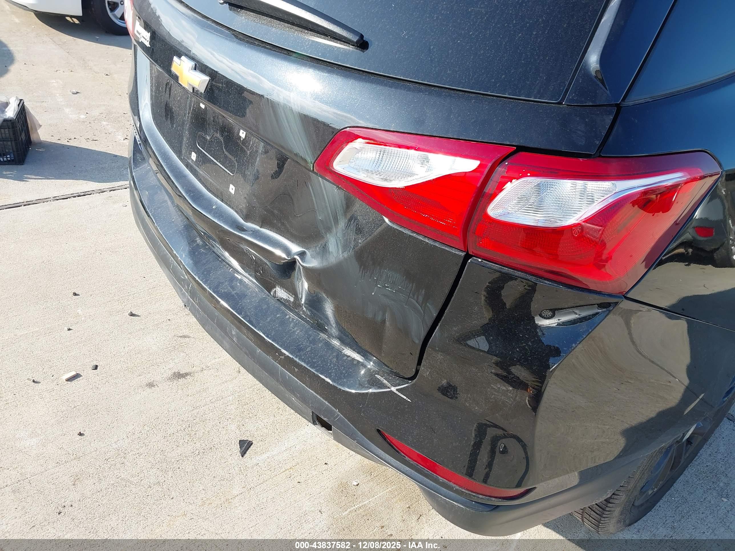 CHEVROLET EQUINOX image 6