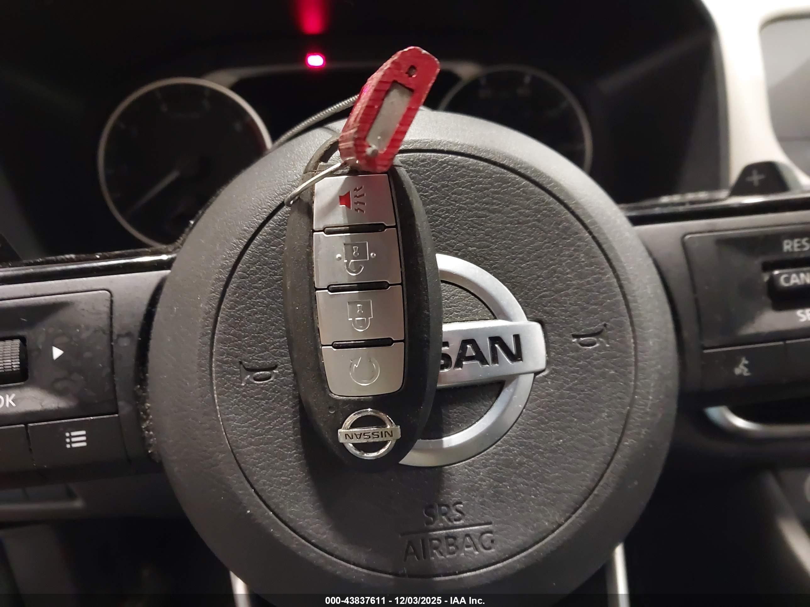 NISSAN ROGUE image 11