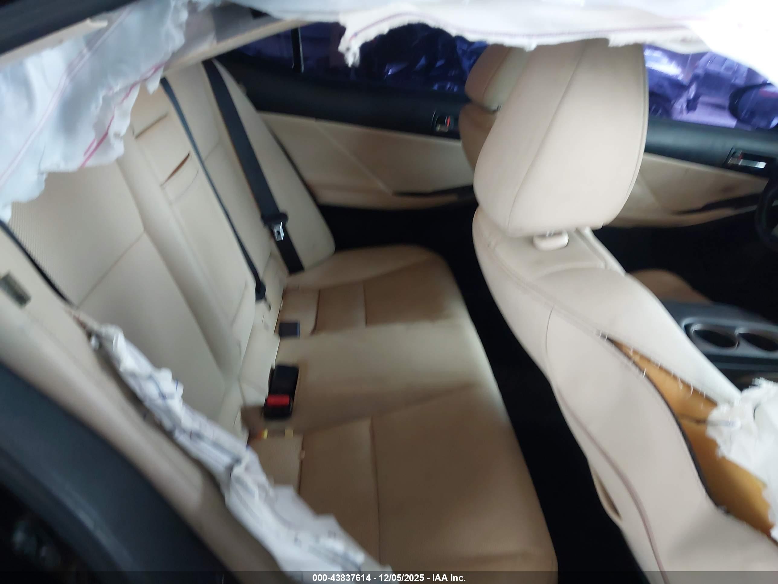 LEXUS IS image 8