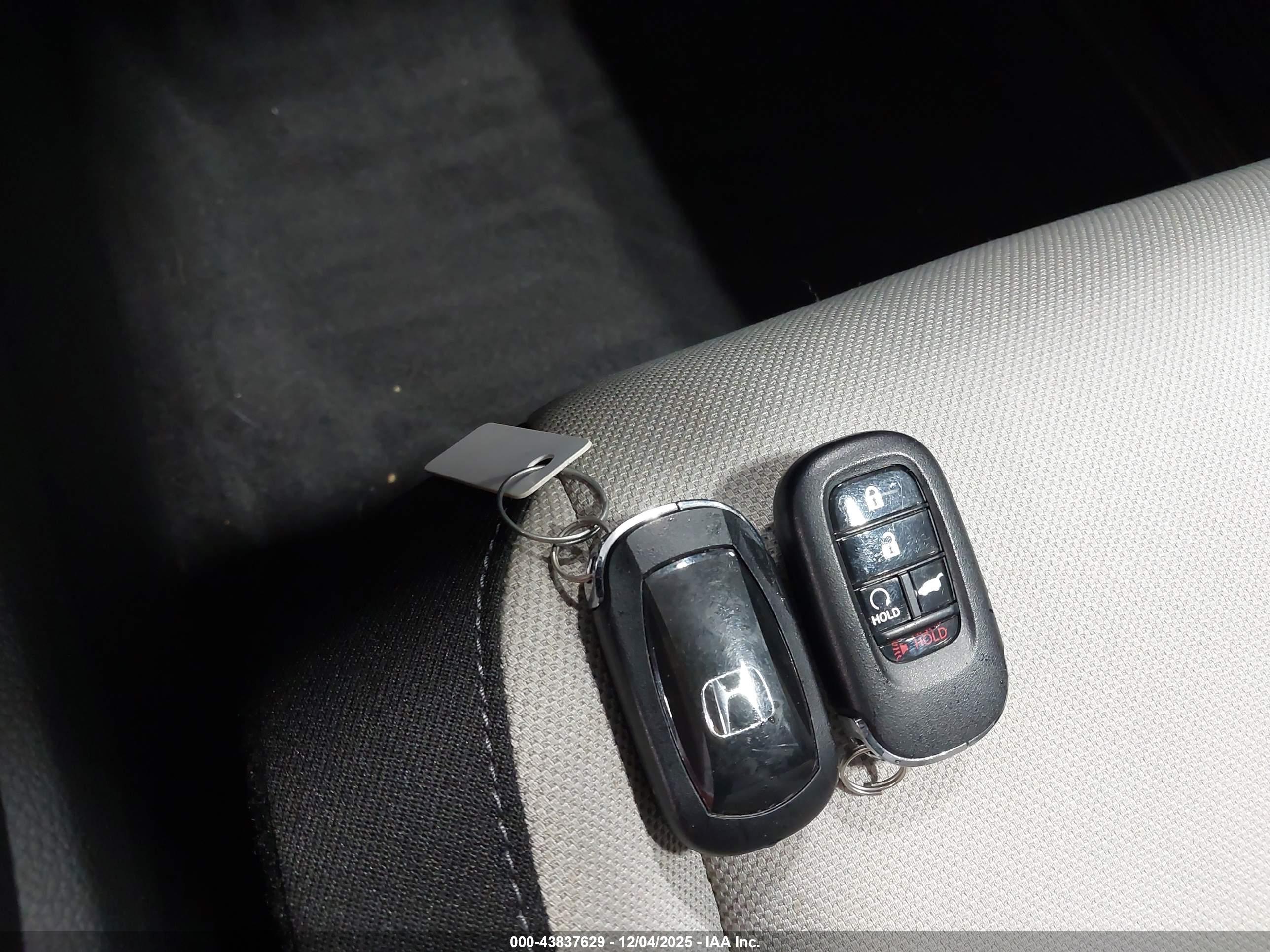 HONDA CR-V image 11