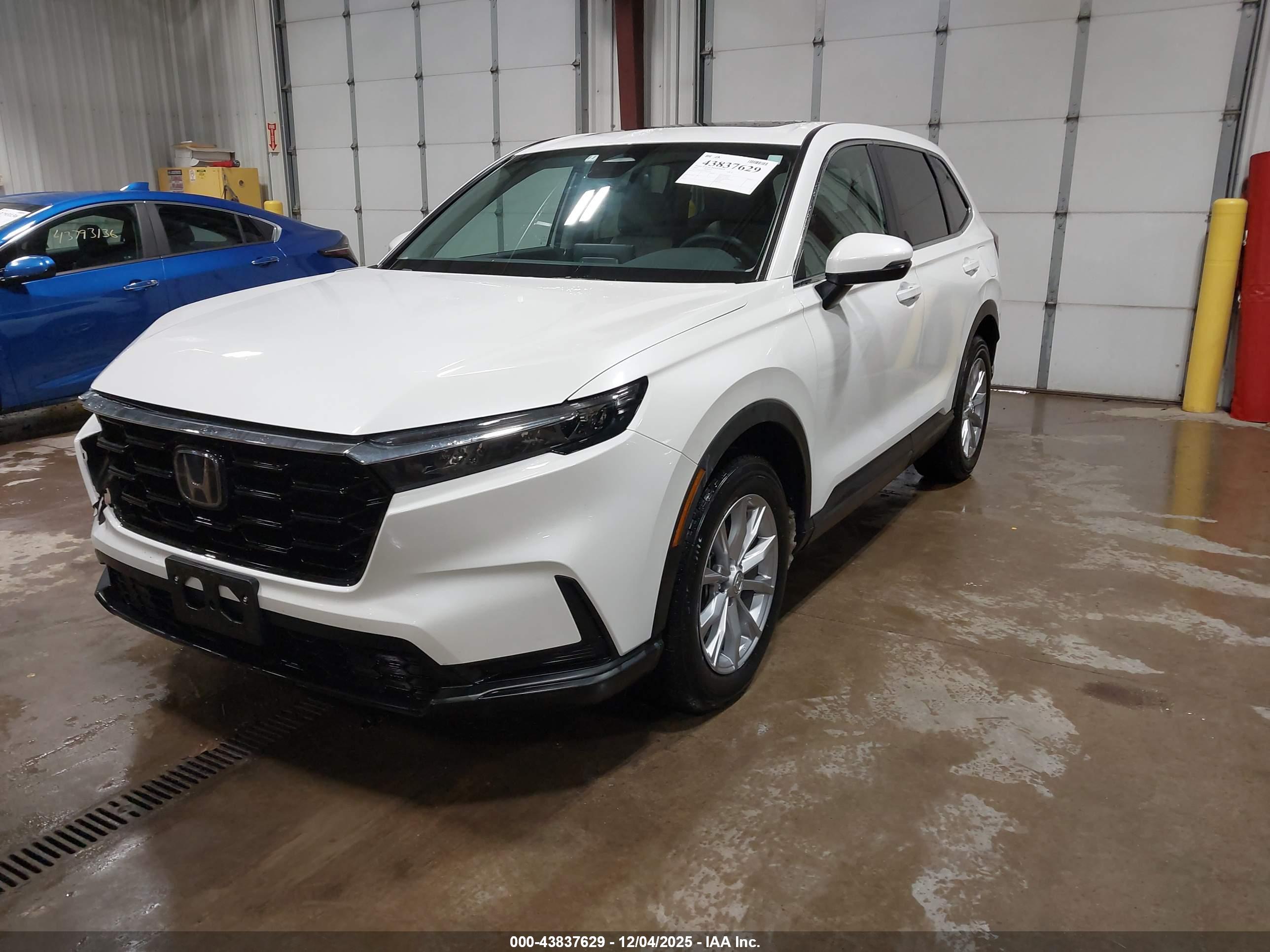 HONDA CR-V image 2
