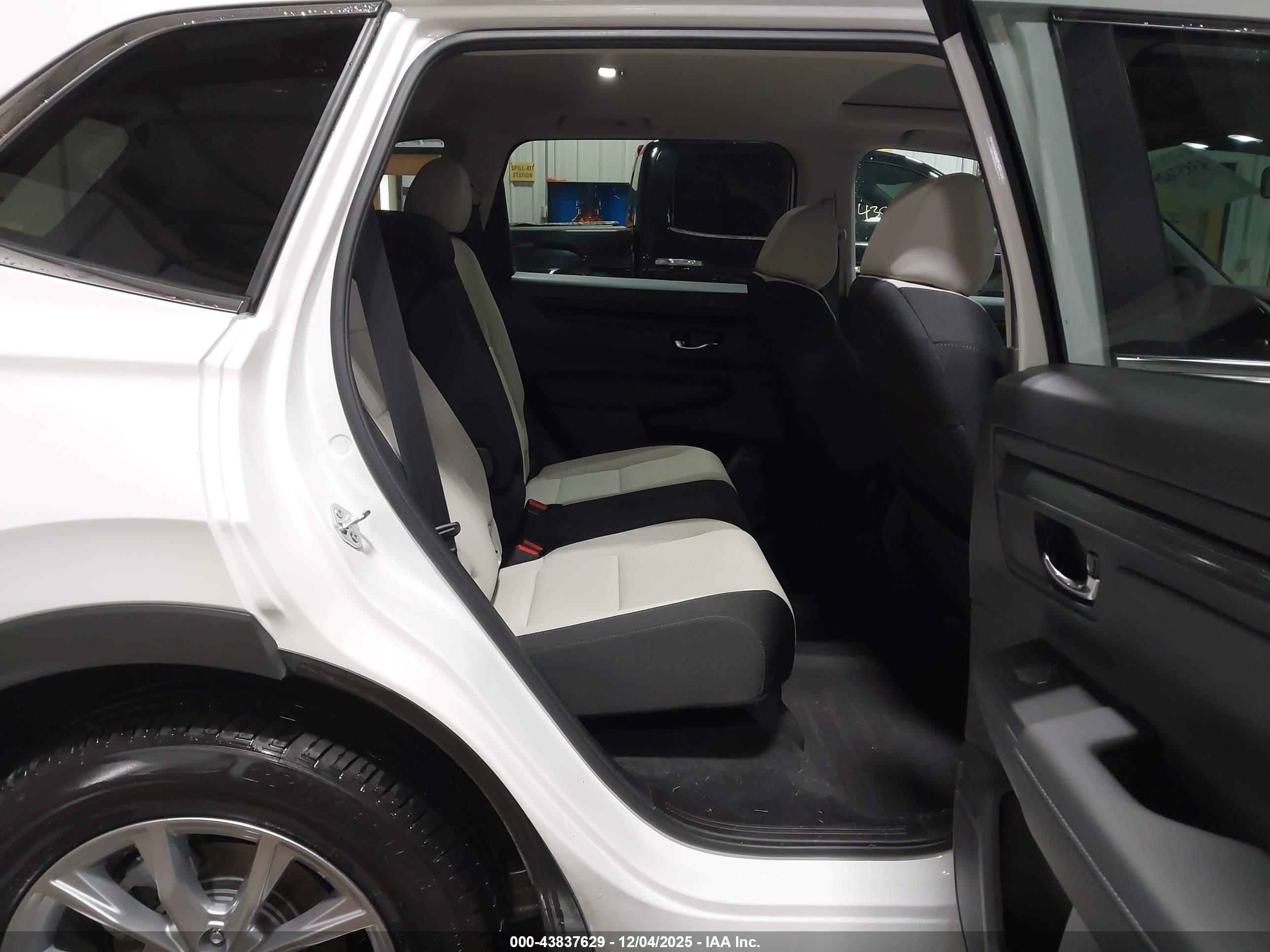 HONDA CR-V image 8