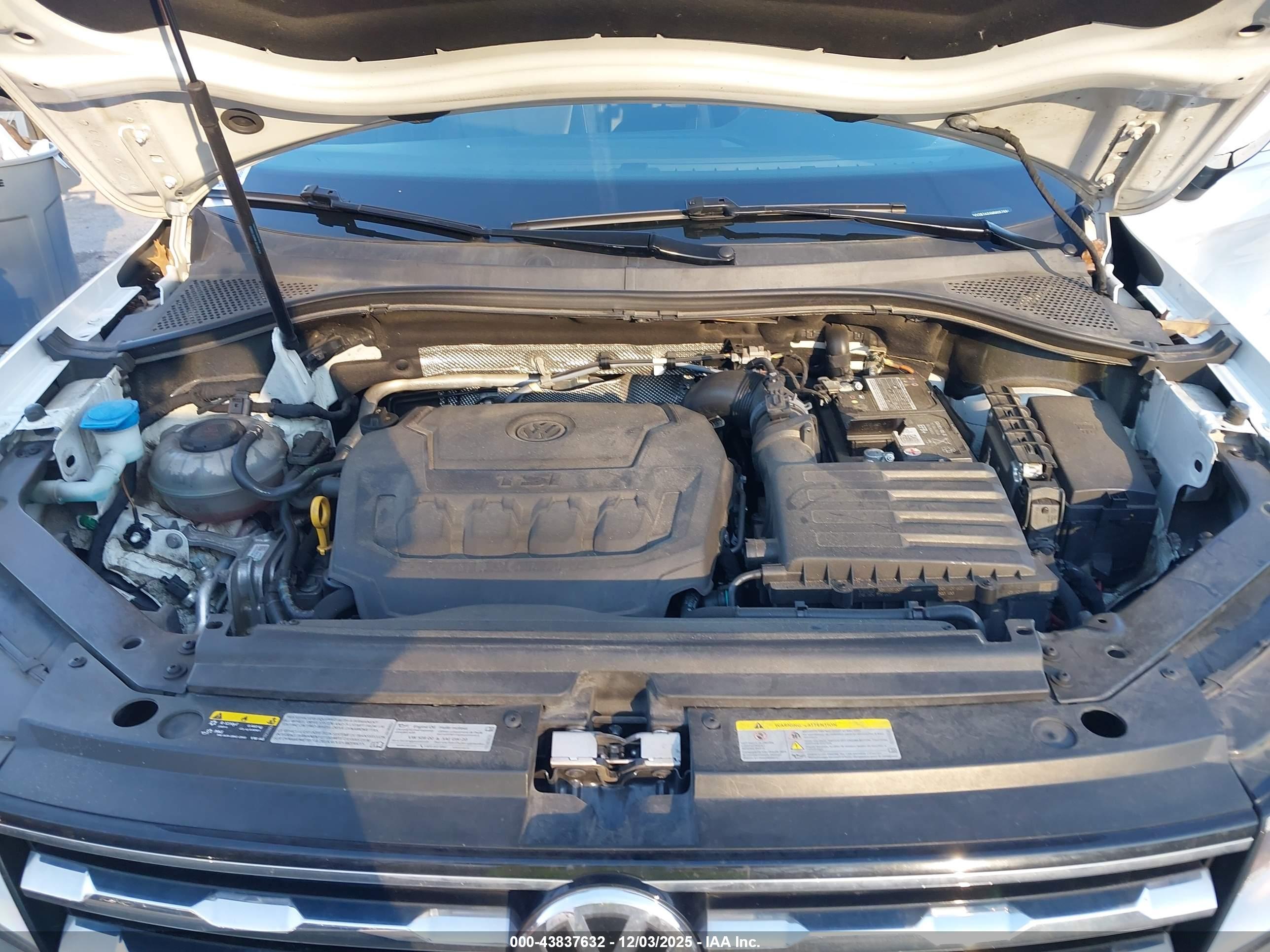 VOLKSWAGEN TIGUAN image 10