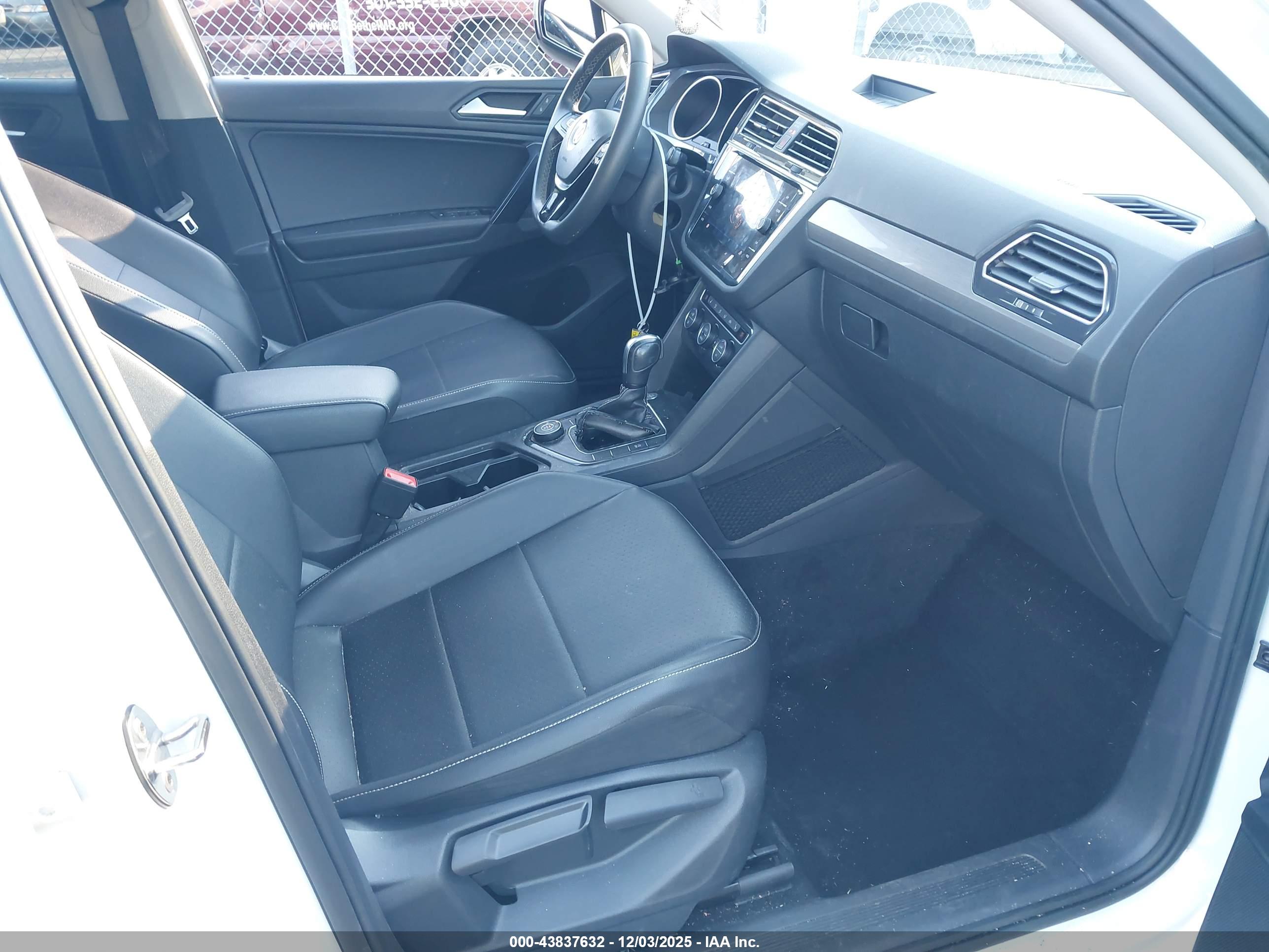 VOLKSWAGEN TIGUAN image 5