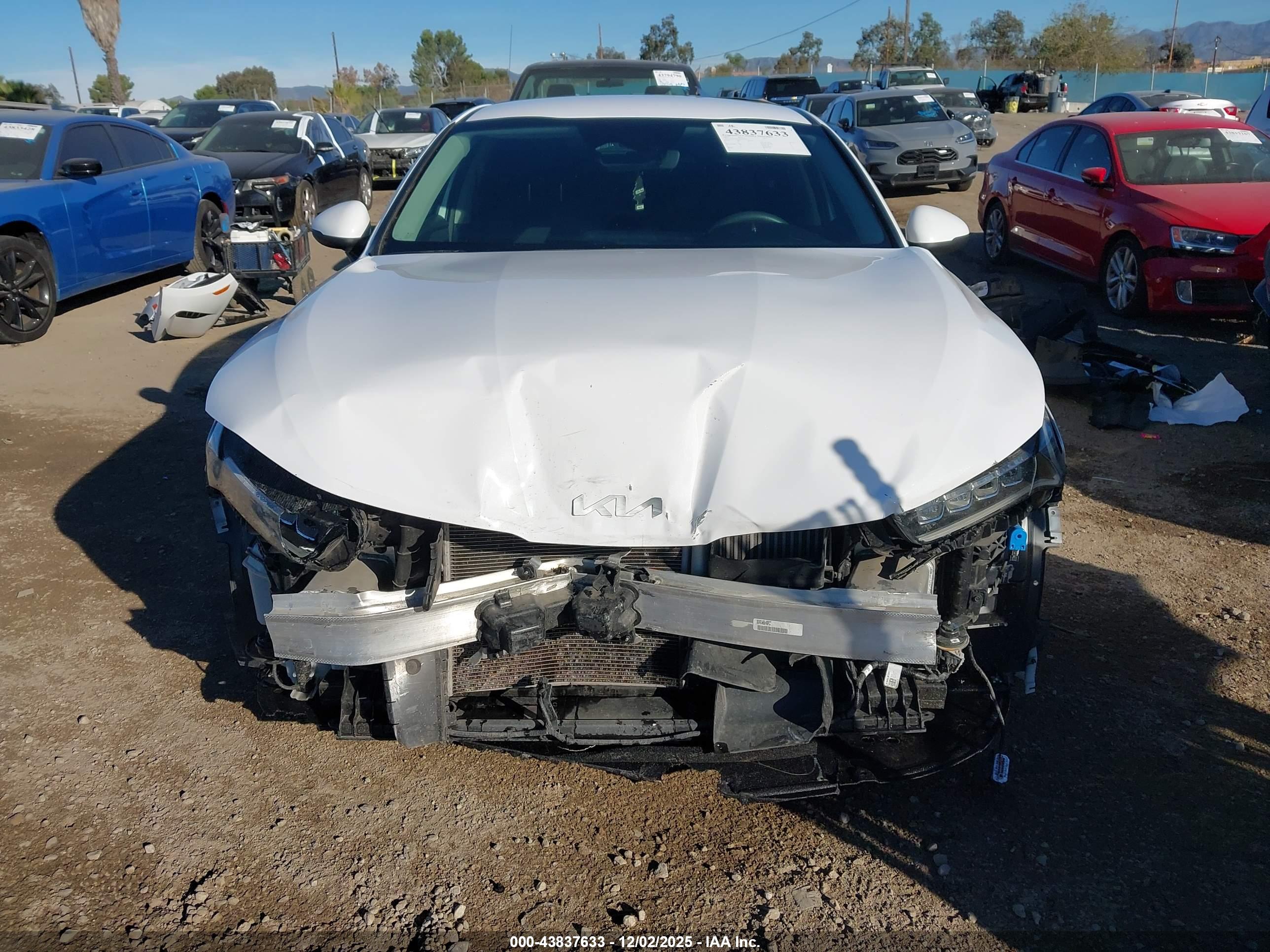 KIA K5 image 6