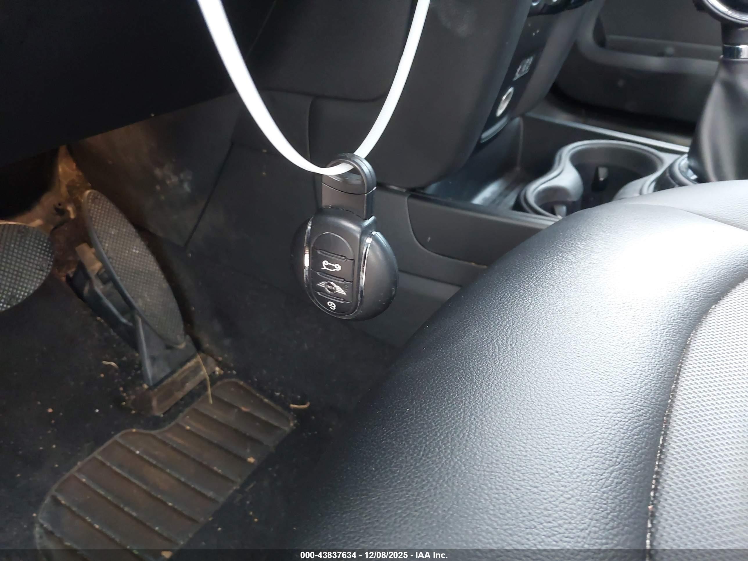 MINI COUNTRYMAN image 11