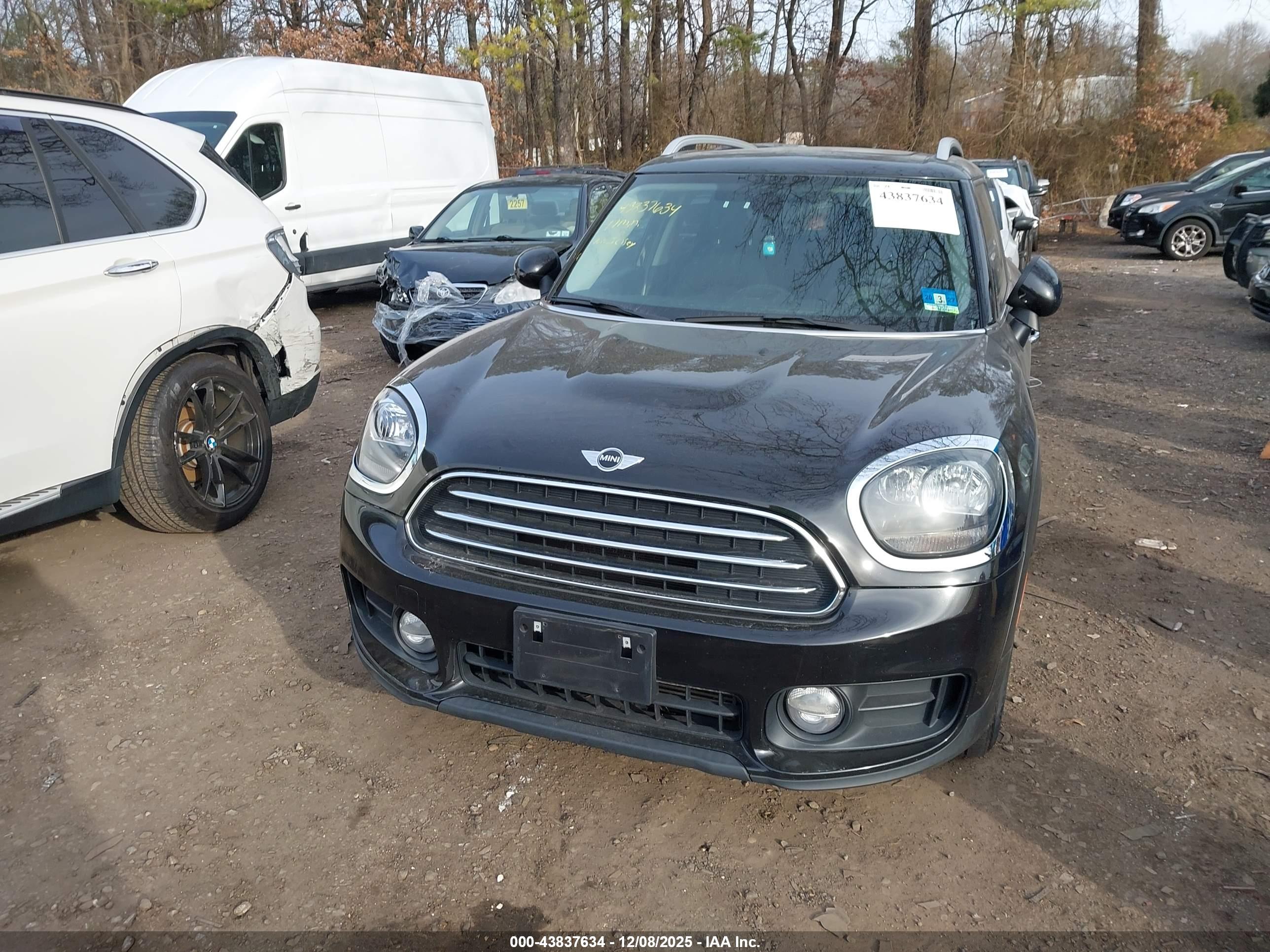 MINI COUNTRYMAN image 6