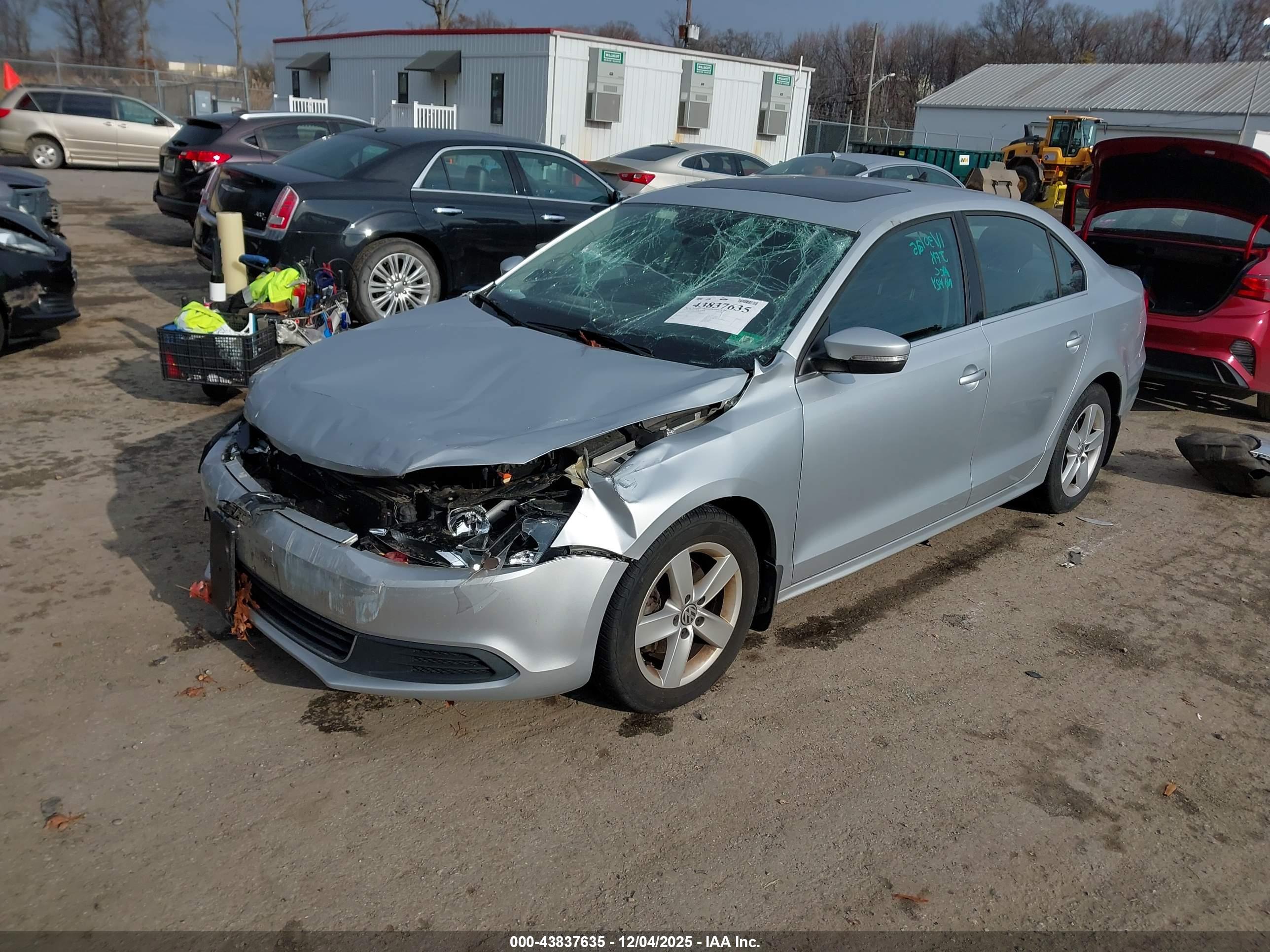 VOLKSWAGEN JETTA image 2