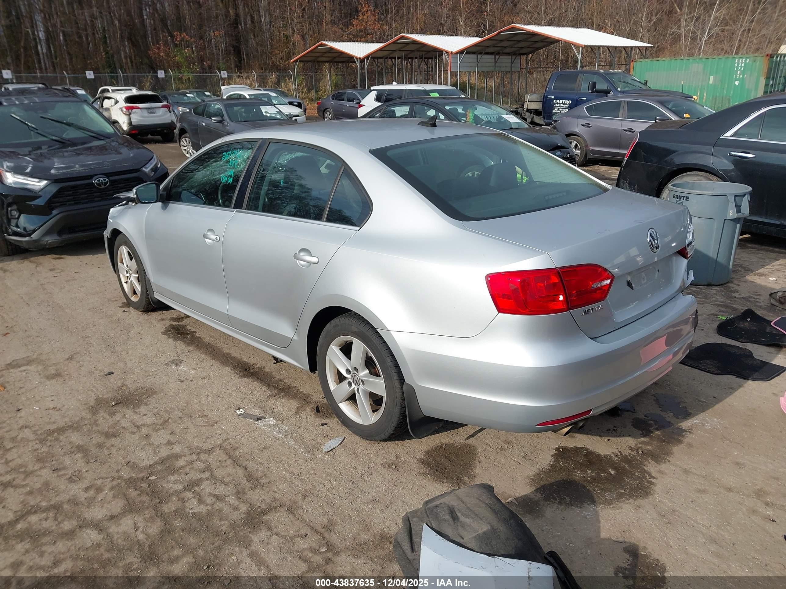 VOLKSWAGEN JETTA image 3