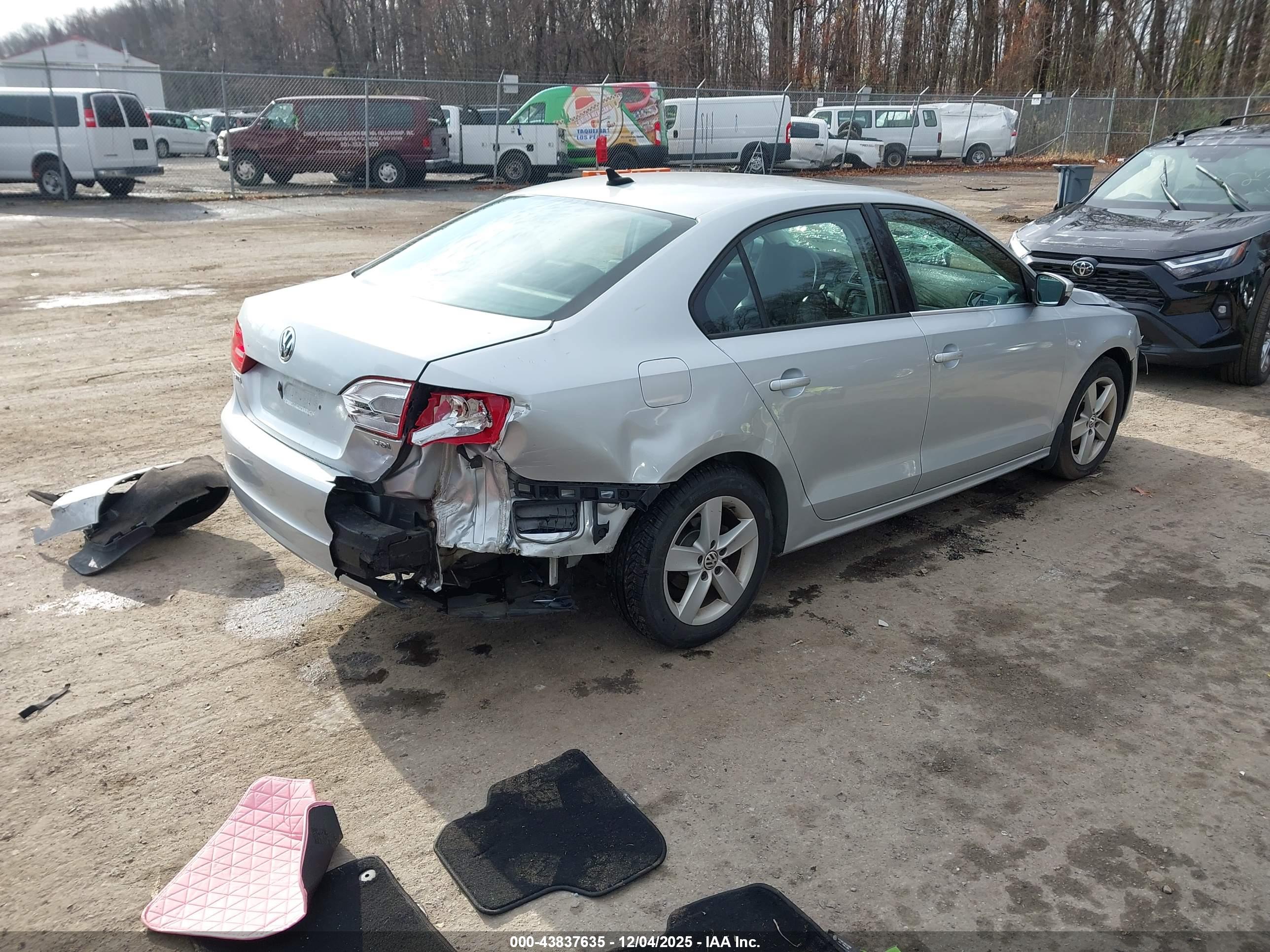 VOLKSWAGEN JETTA image 4