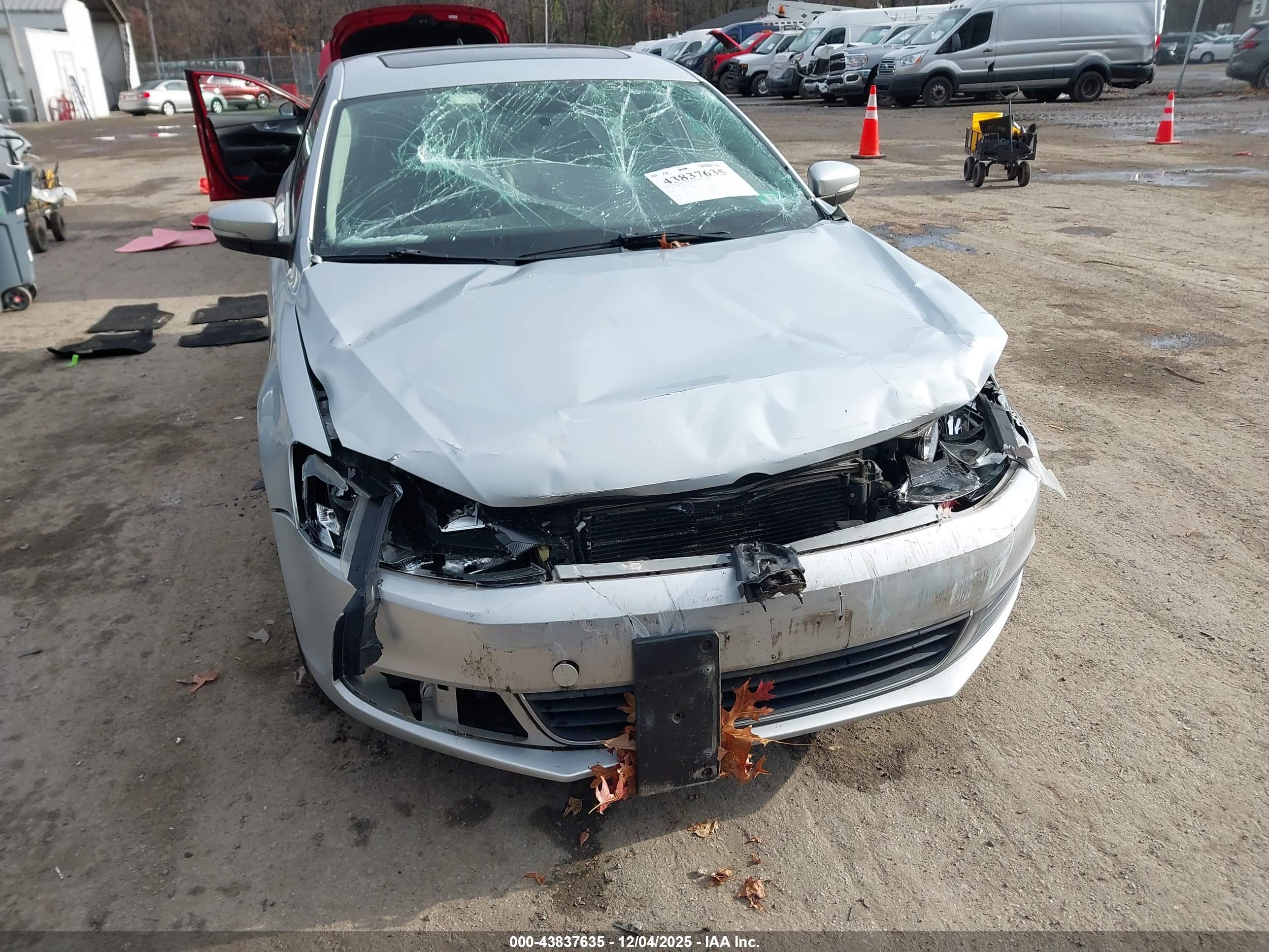 VOLKSWAGEN JETTA image 6