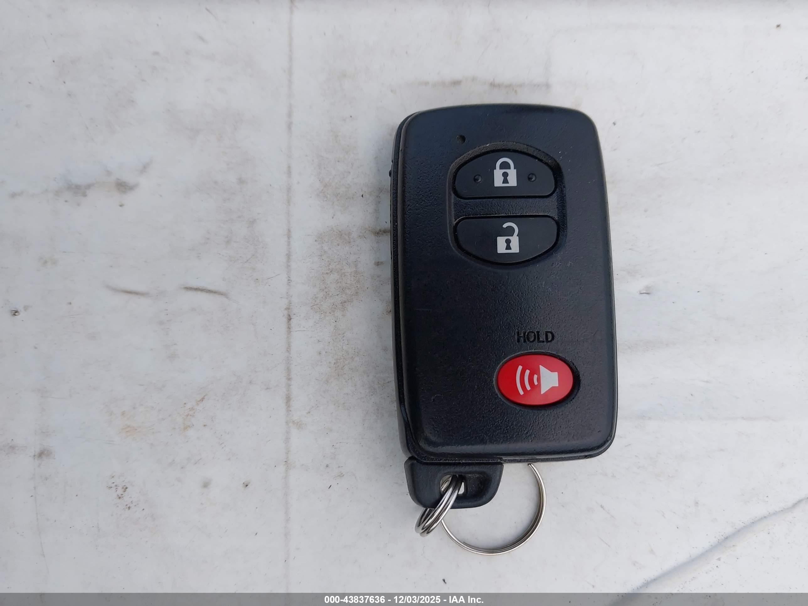 TOYOTA RAV4 image 11