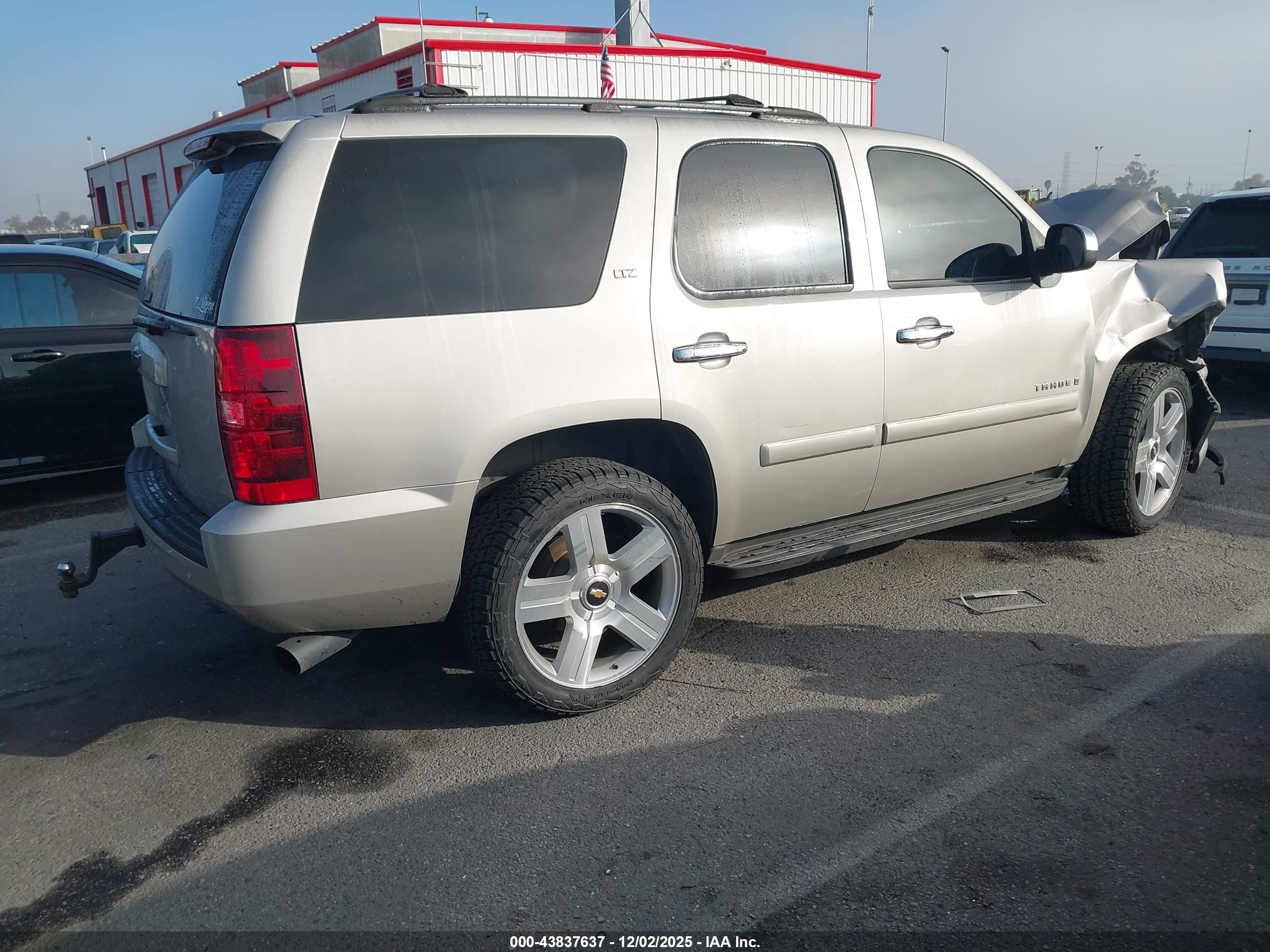 CHEVROLET TAHOE image 4
