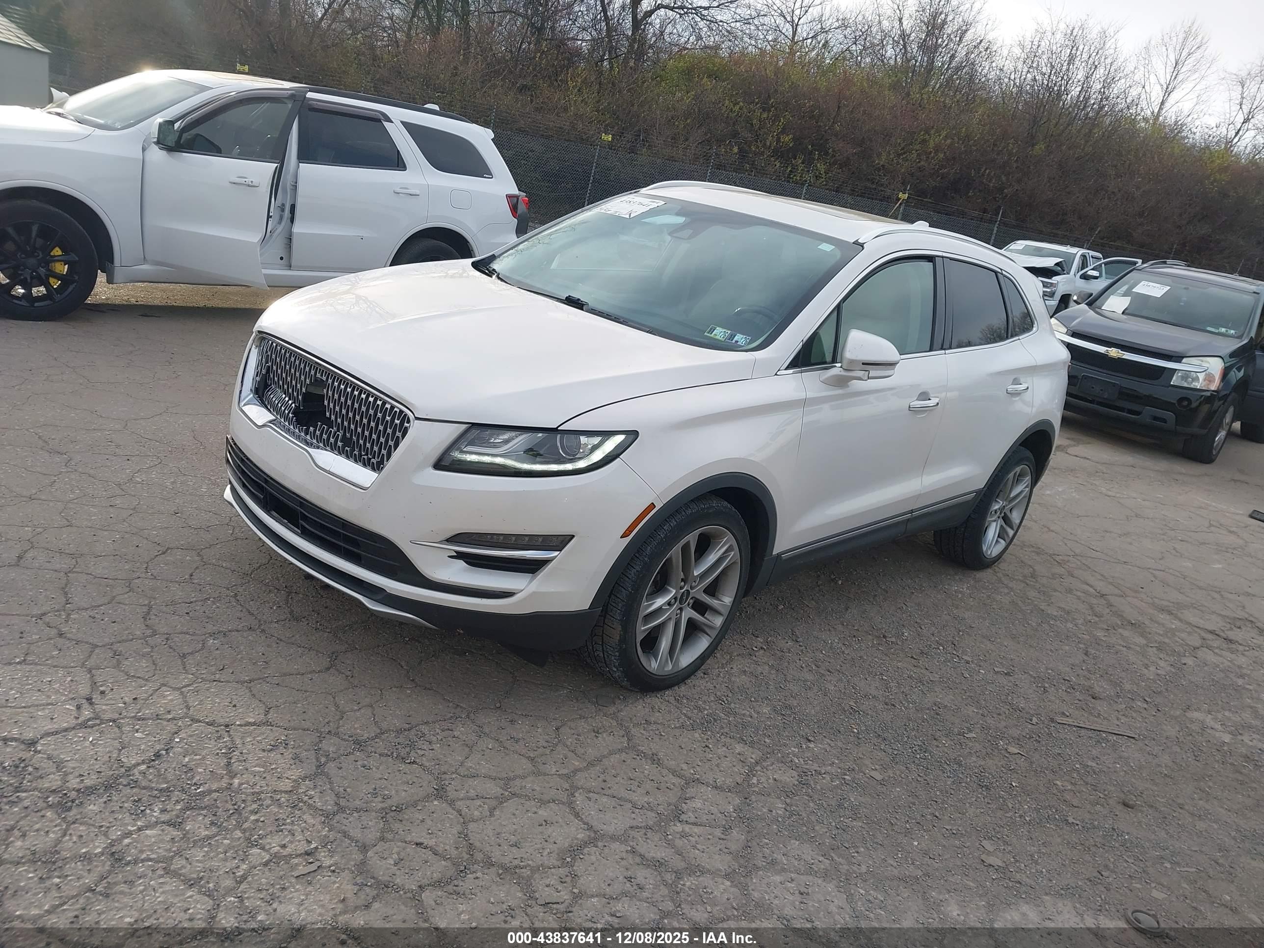 LINCOLN MKC image 2