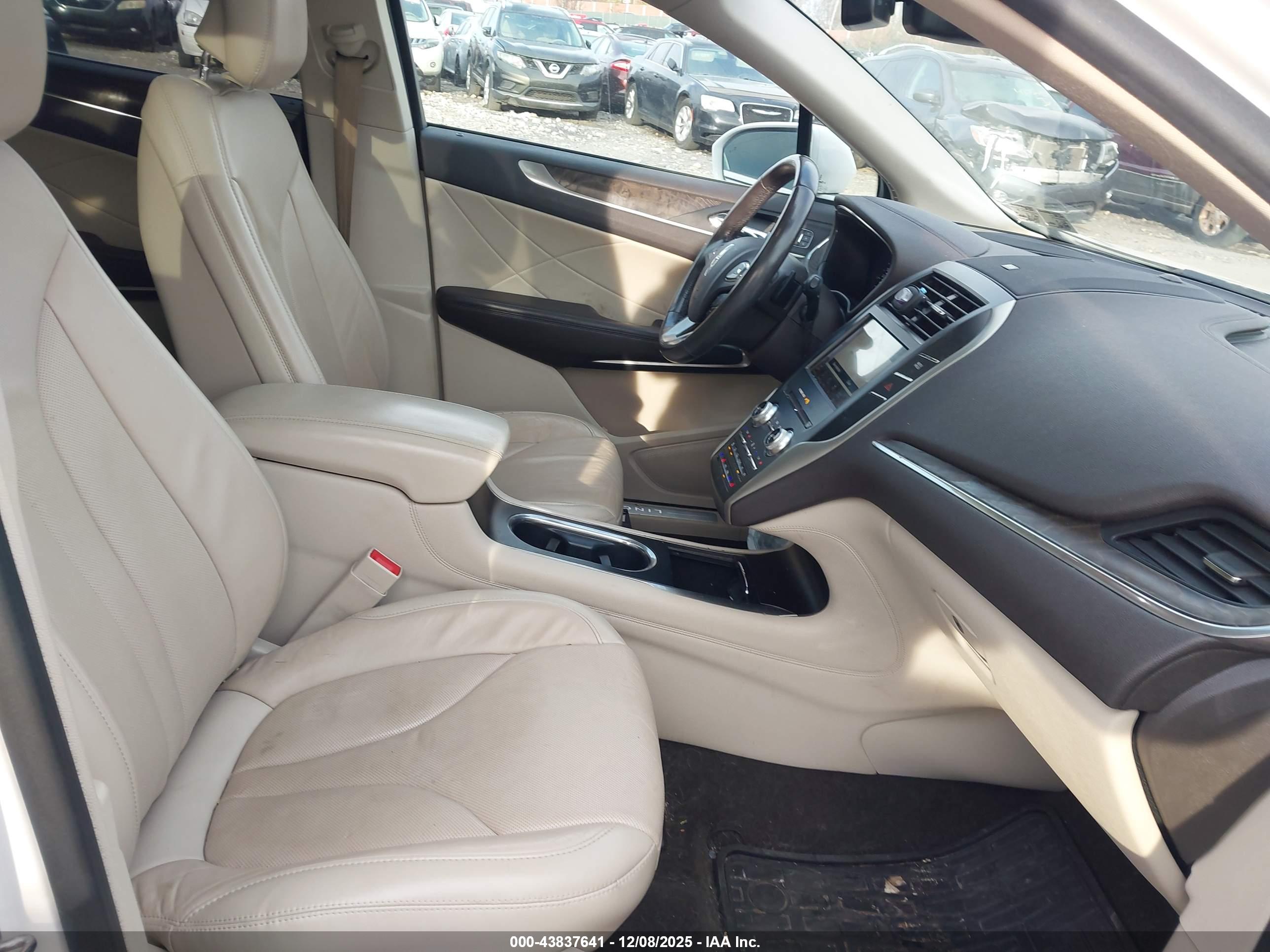 LINCOLN MKC image 5