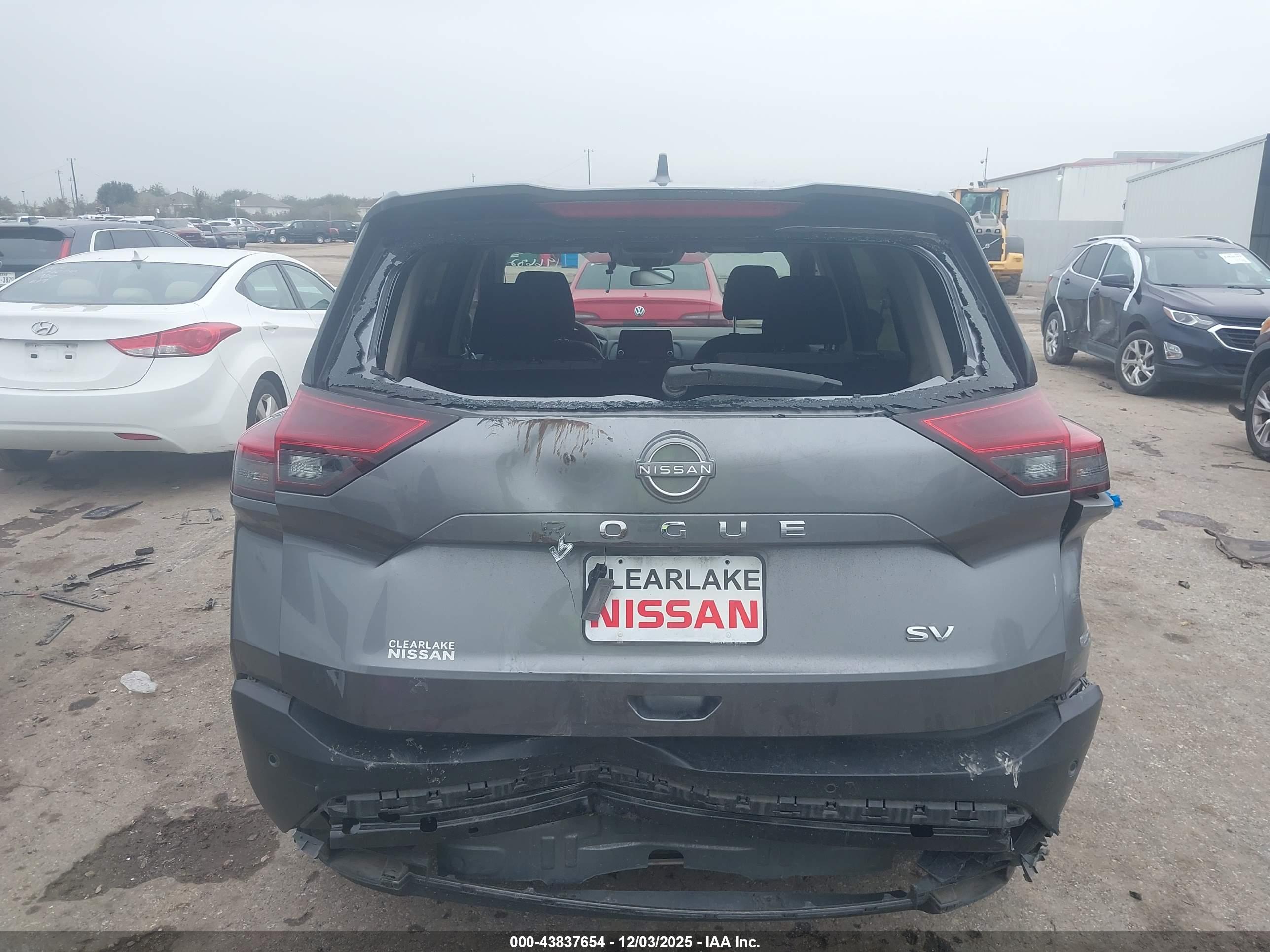 NISSAN ROGUE image 6