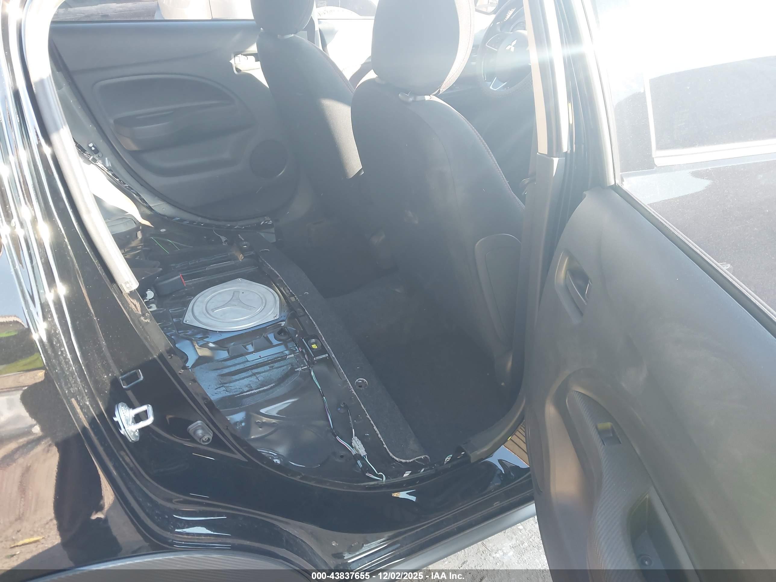 MITSUBISHI MIRAGE image 8