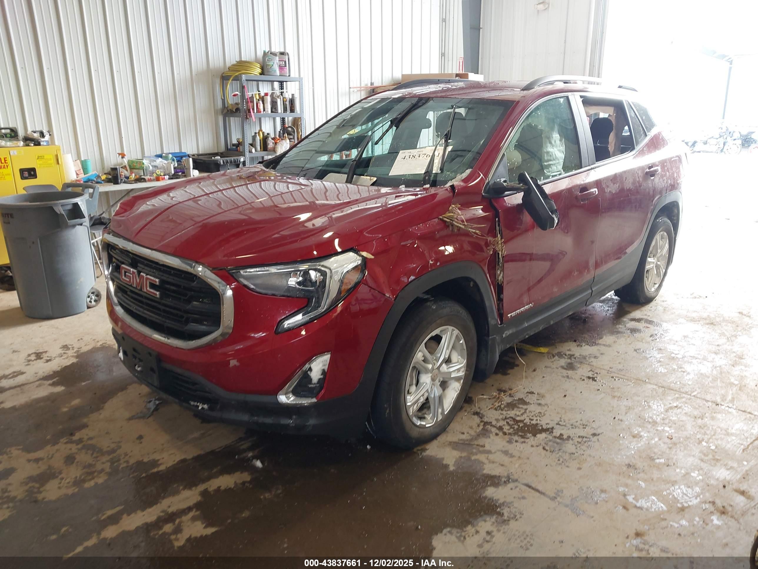 GMC TERRAIN image 2