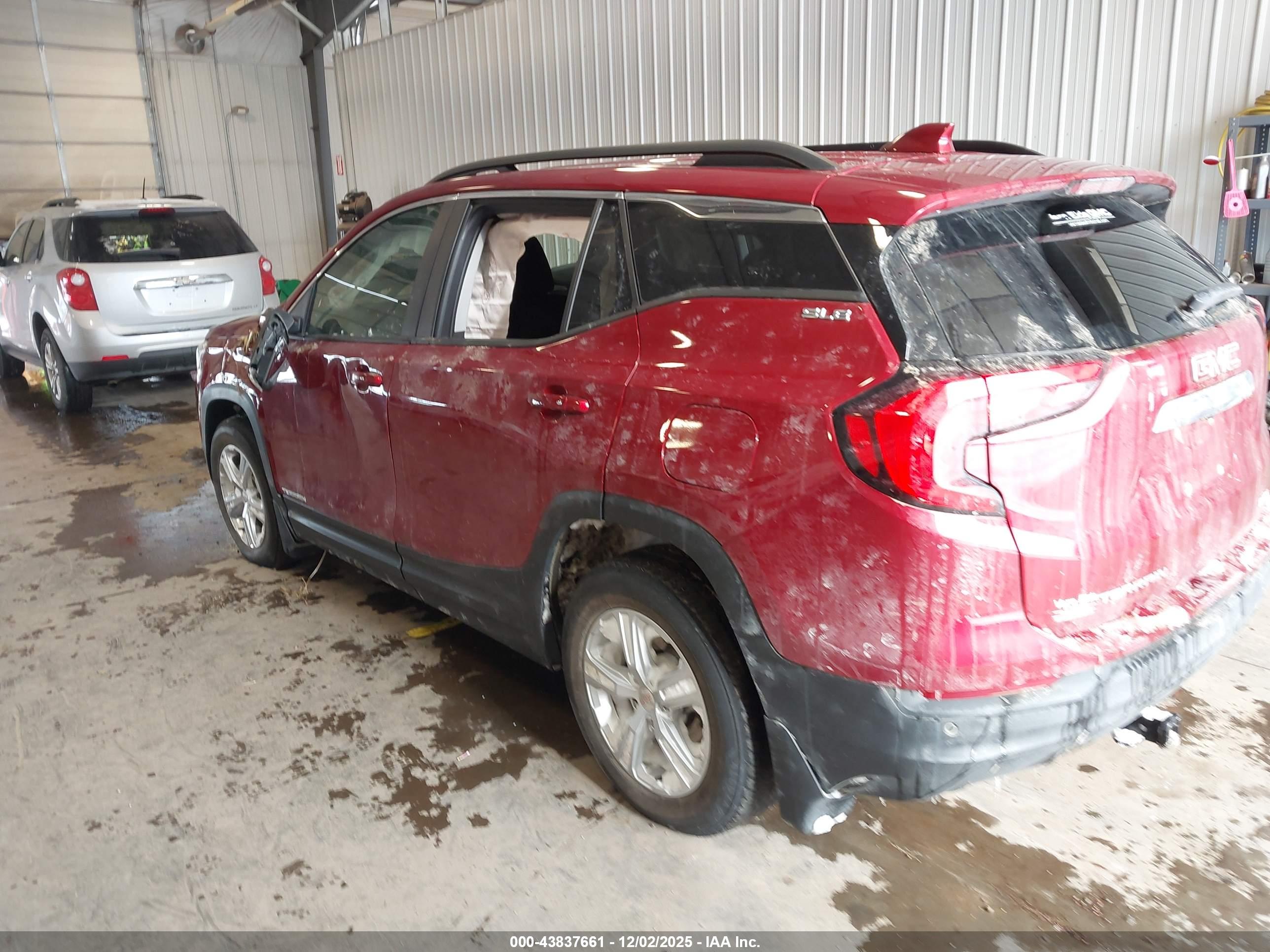 GMC TERRAIN image 3